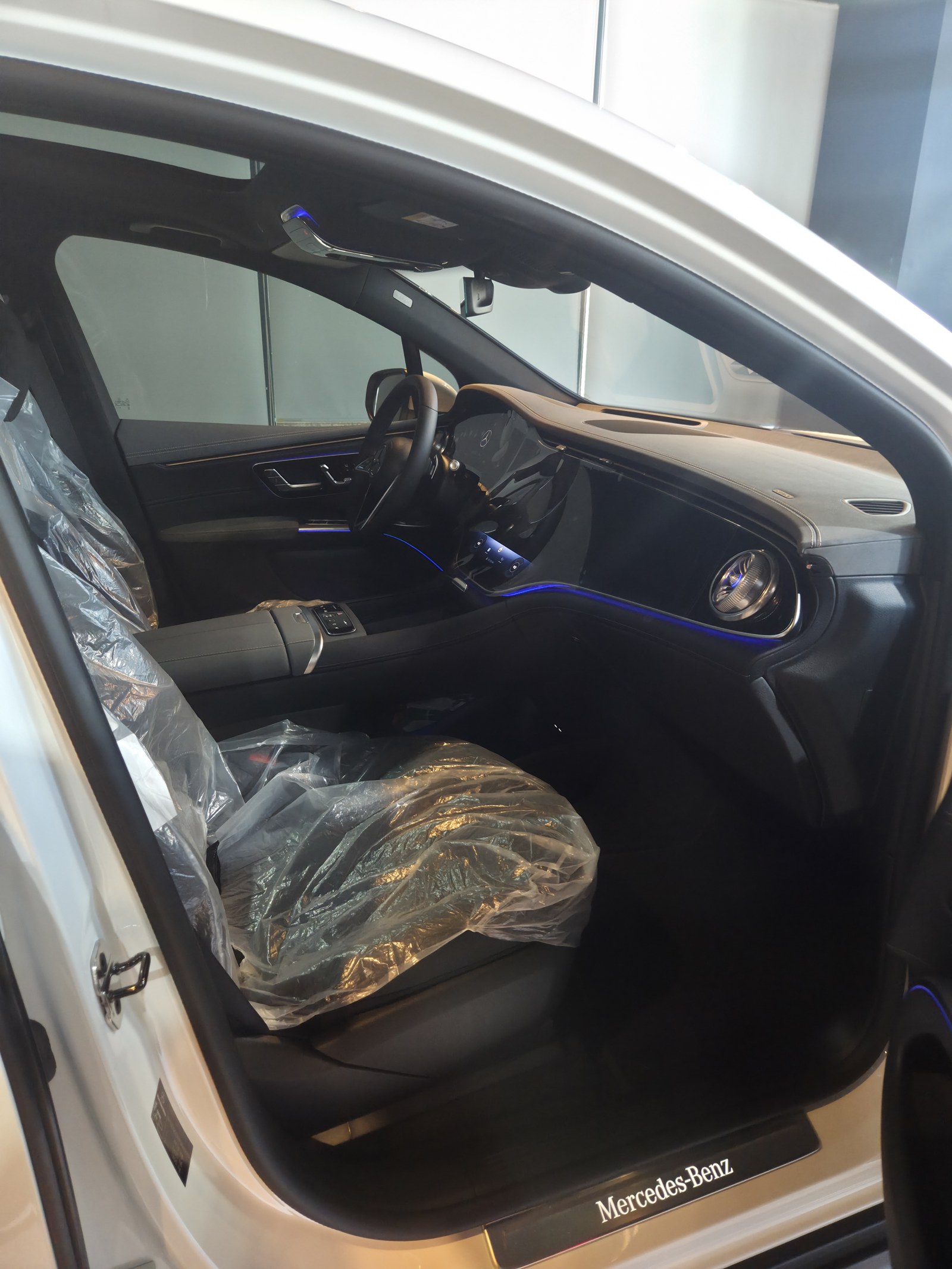 벤츠 EQS450 SUV 신차 실내 조수석 - 출고 전 컨디션