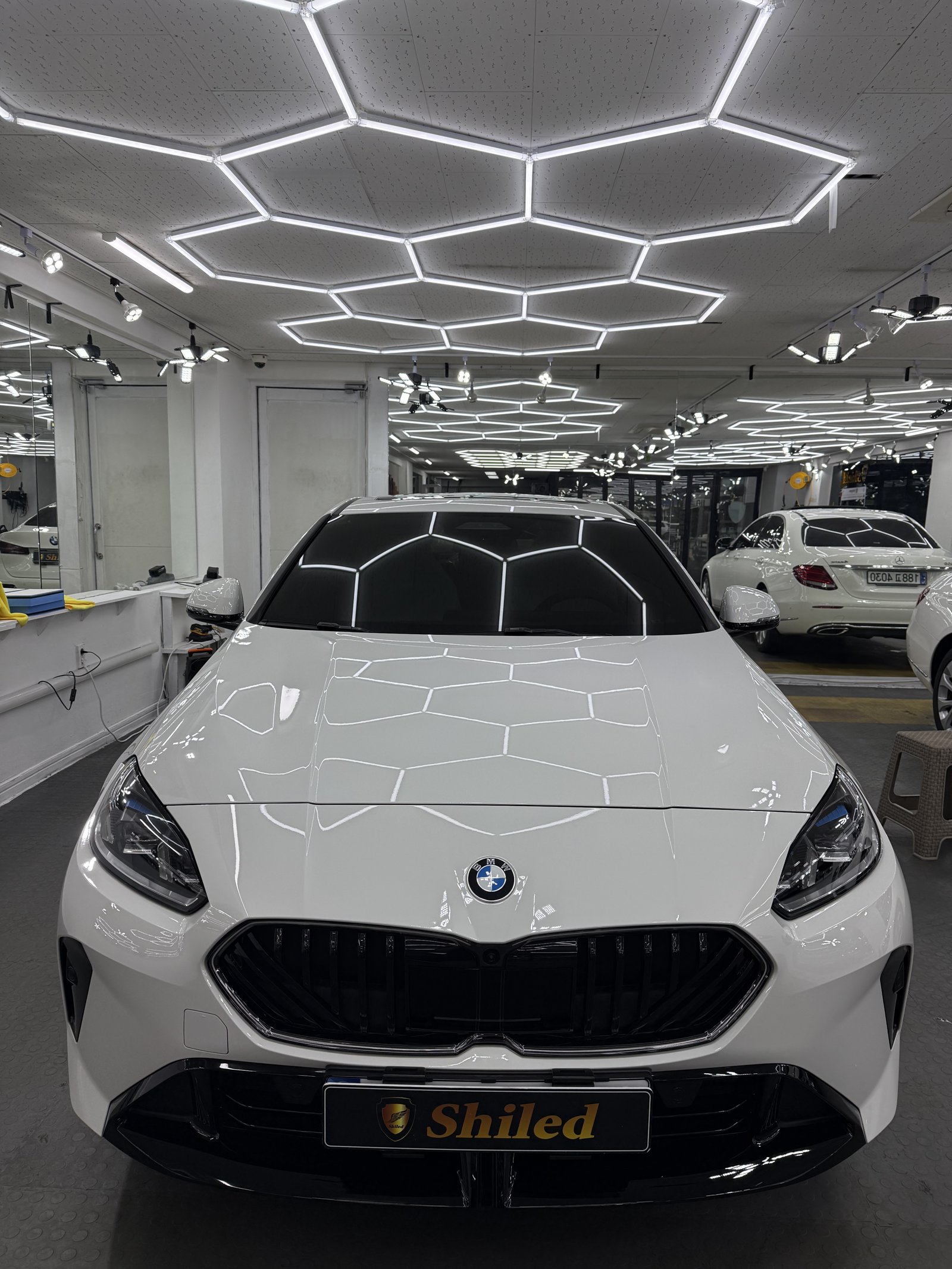 BMW 220 백색 신차 F5 유리막코팅 - 부산 쉴드광택 전면