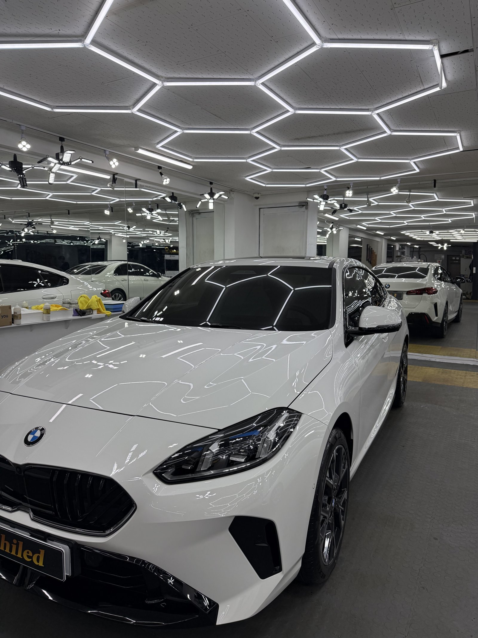 BMW 220 백색 신차 전측면 - 부산 유리막코팅