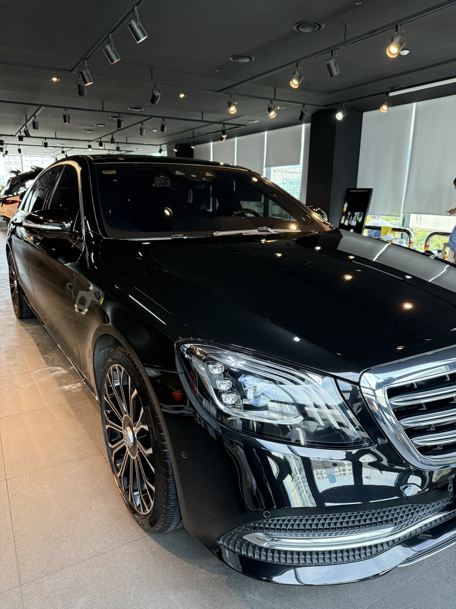 벤츠 S560 검정 본넷 스월 제거 완료 - 부산 광택 쉴드광택