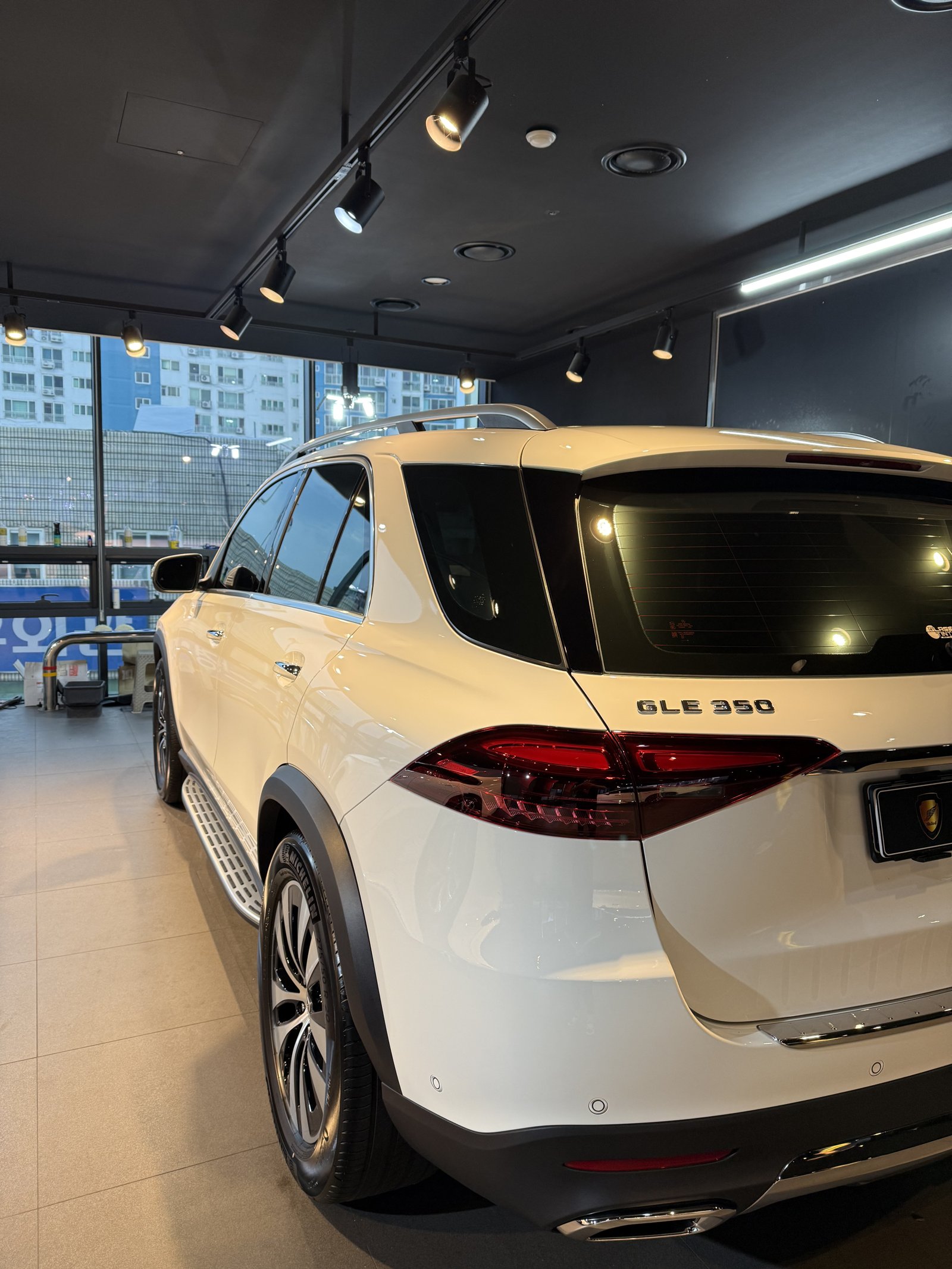 벤츠 GLE350 백색 신차 정면 그릴 - 부산 신차코팅