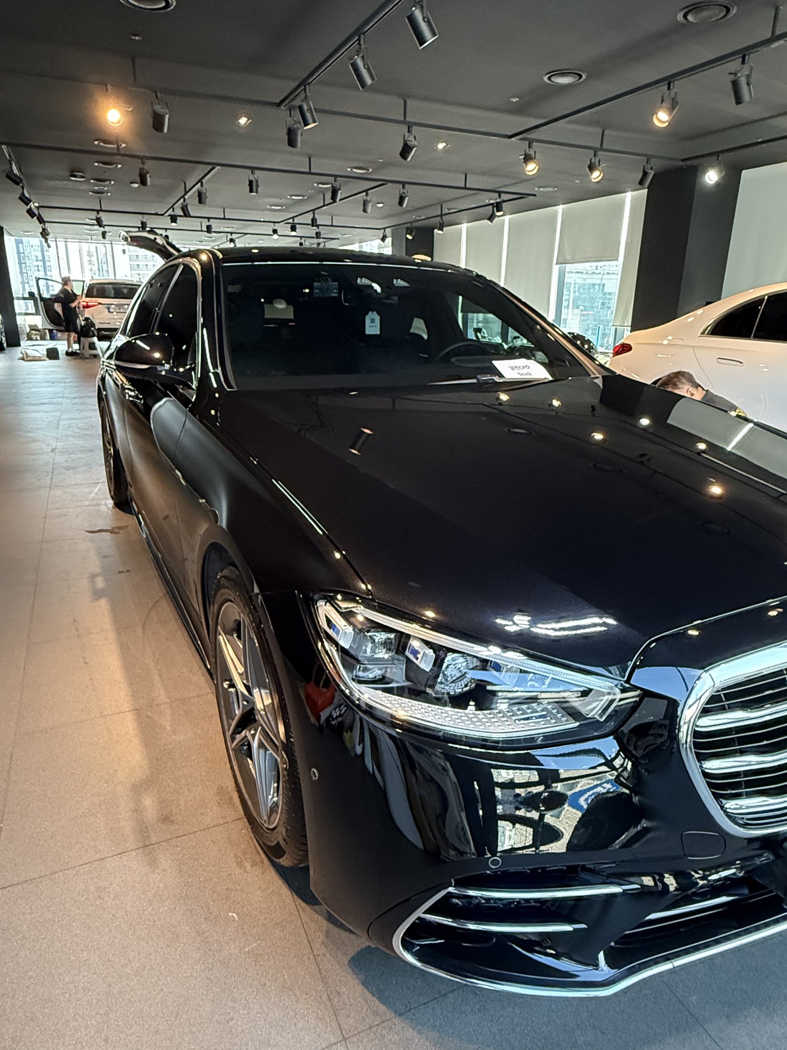 벤츠 S400 검정 신차 측면 도어패널 - 부산 유리막코팅