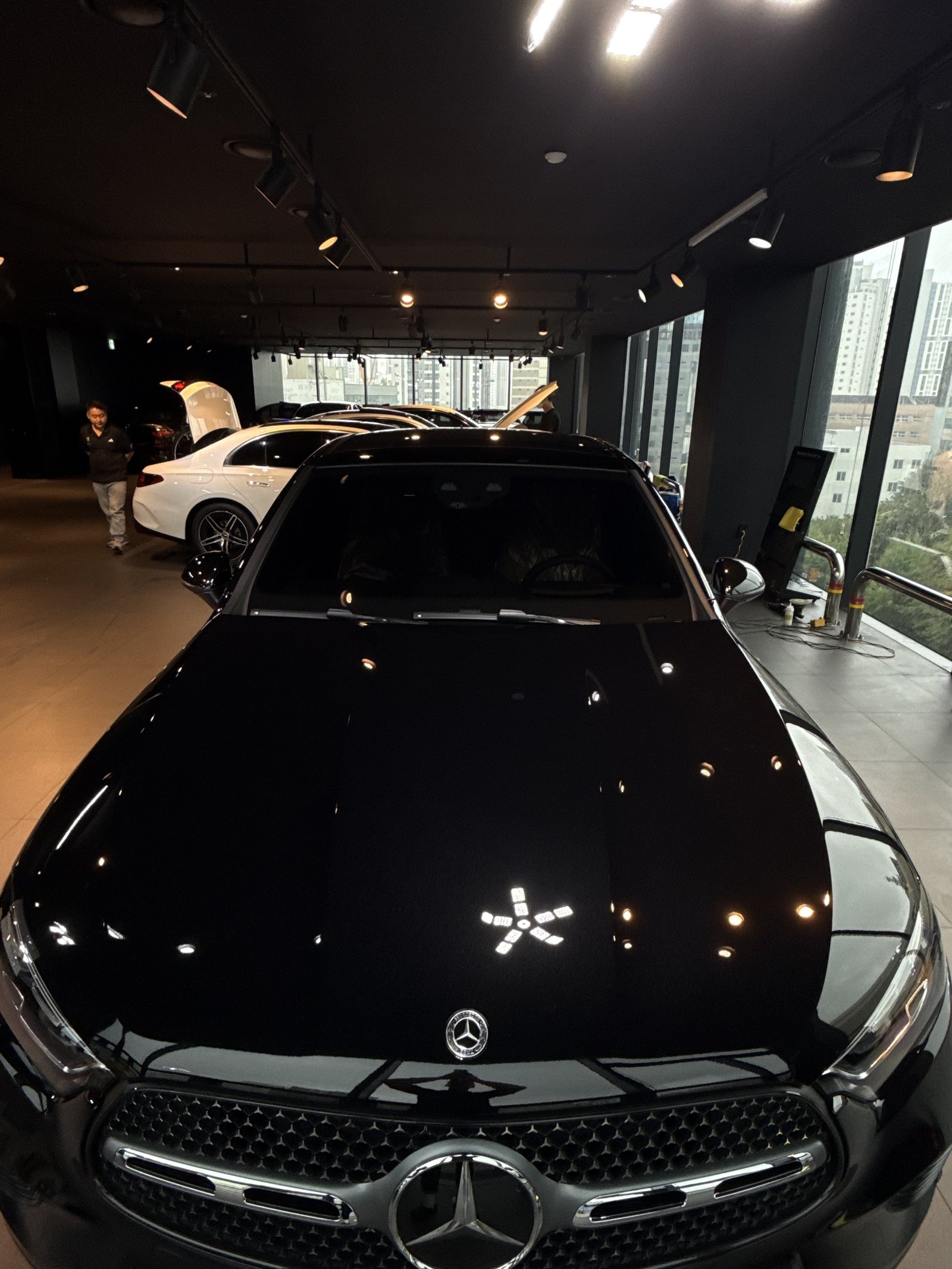 벤츠 GLC300 검정 신차 후드 그릴 - 부산 쉴드광택 신차코팅