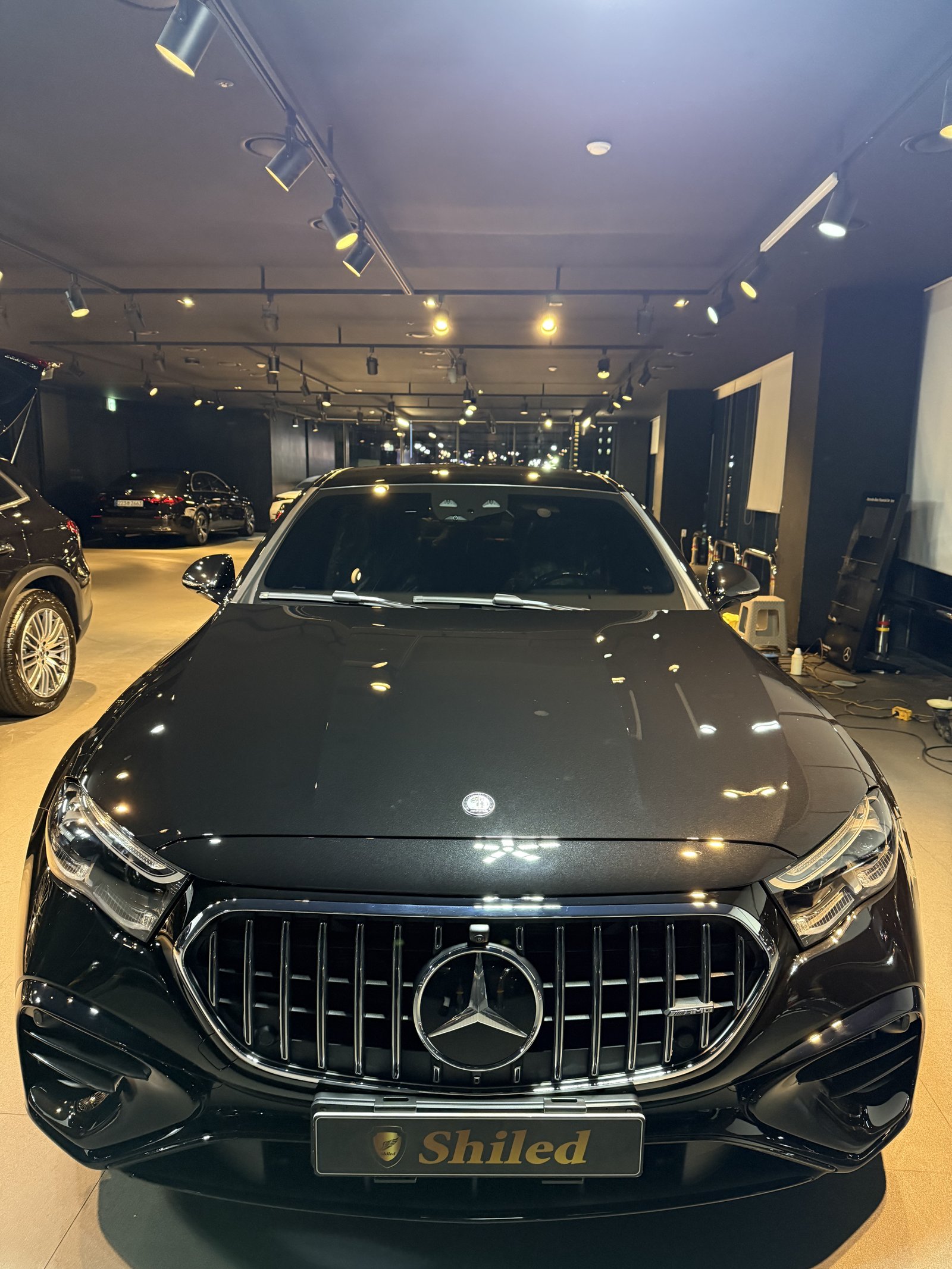 벤츠 AMG E53 검정 신차 F5 유리막코팅 - 부산 쉴드광택 전면