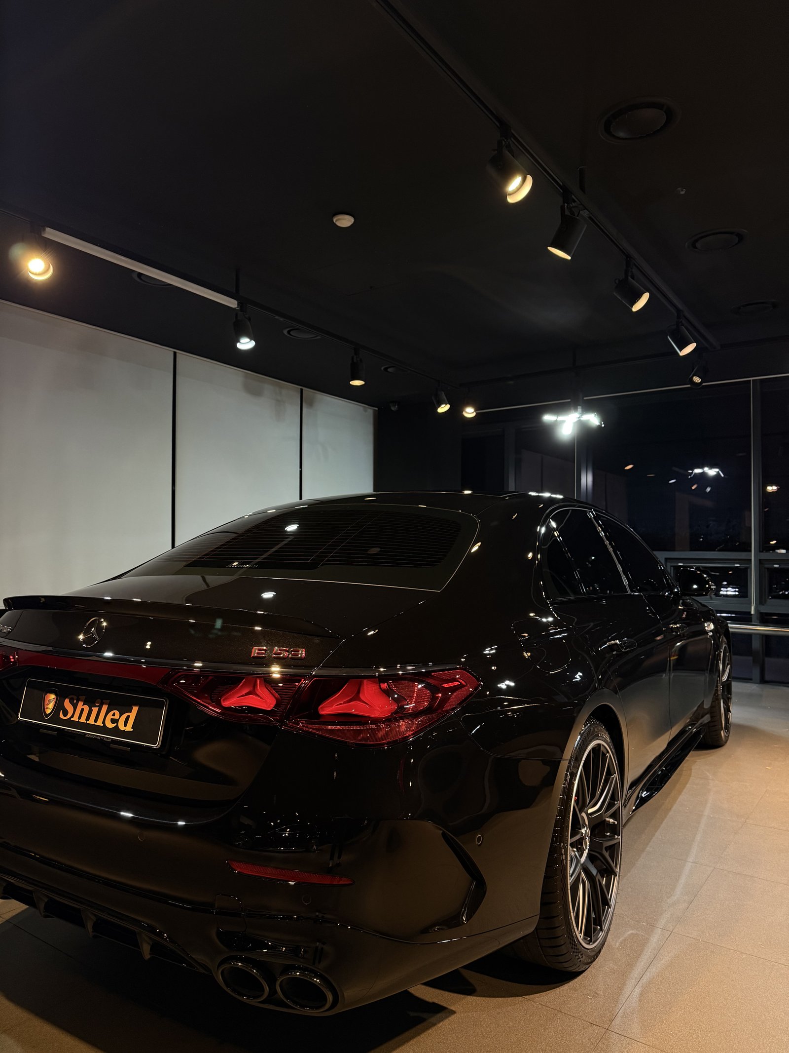 벤츠 AMG E53 검정 신차 후측면 - 부산 쉴드광택 신차코팅