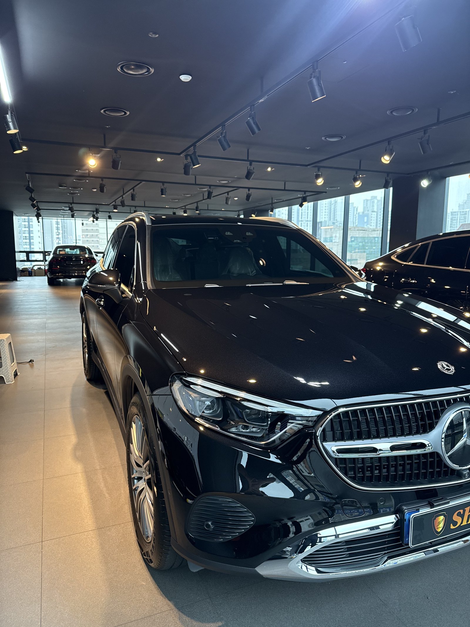 벤츠 GLC300 검정 전측면 그릴 엠블럼 - 부산 유리막코팅