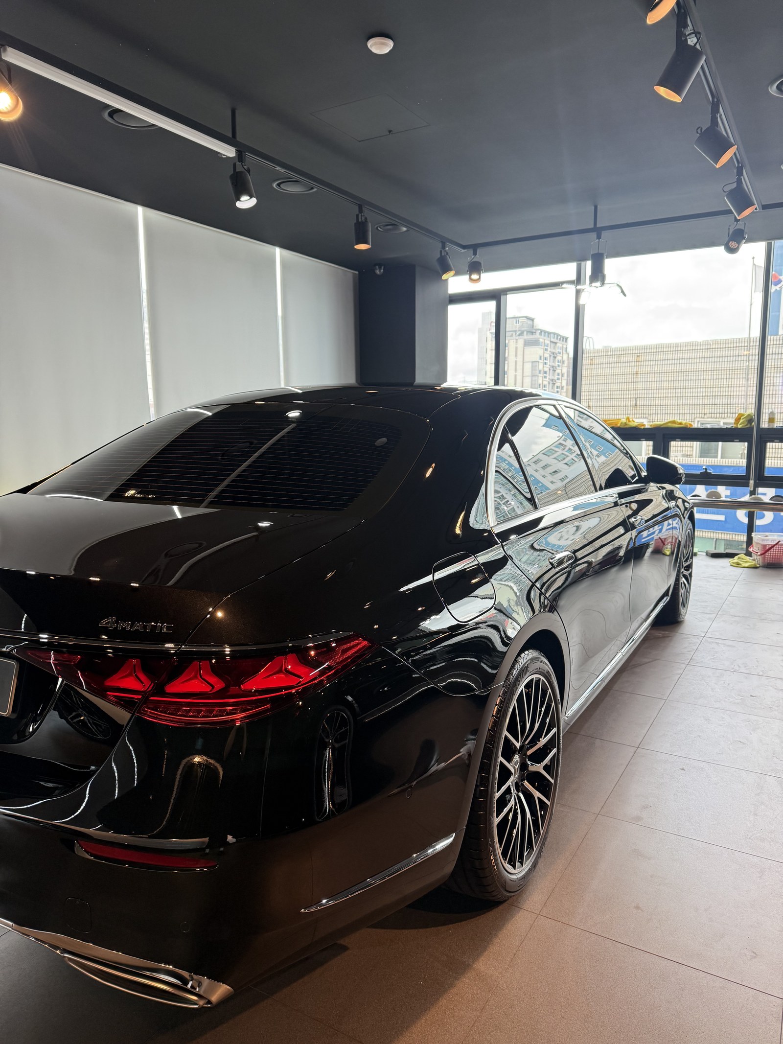 벤츠 S450 검정 후측면 리플렉션 - 부산 쉴드광택