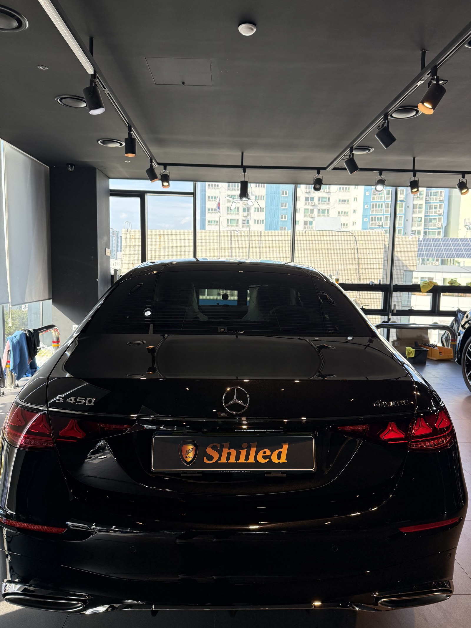 벤츠 S450 검정 신차 F5 유리막코팅 - 부산 쉴드광택 후면