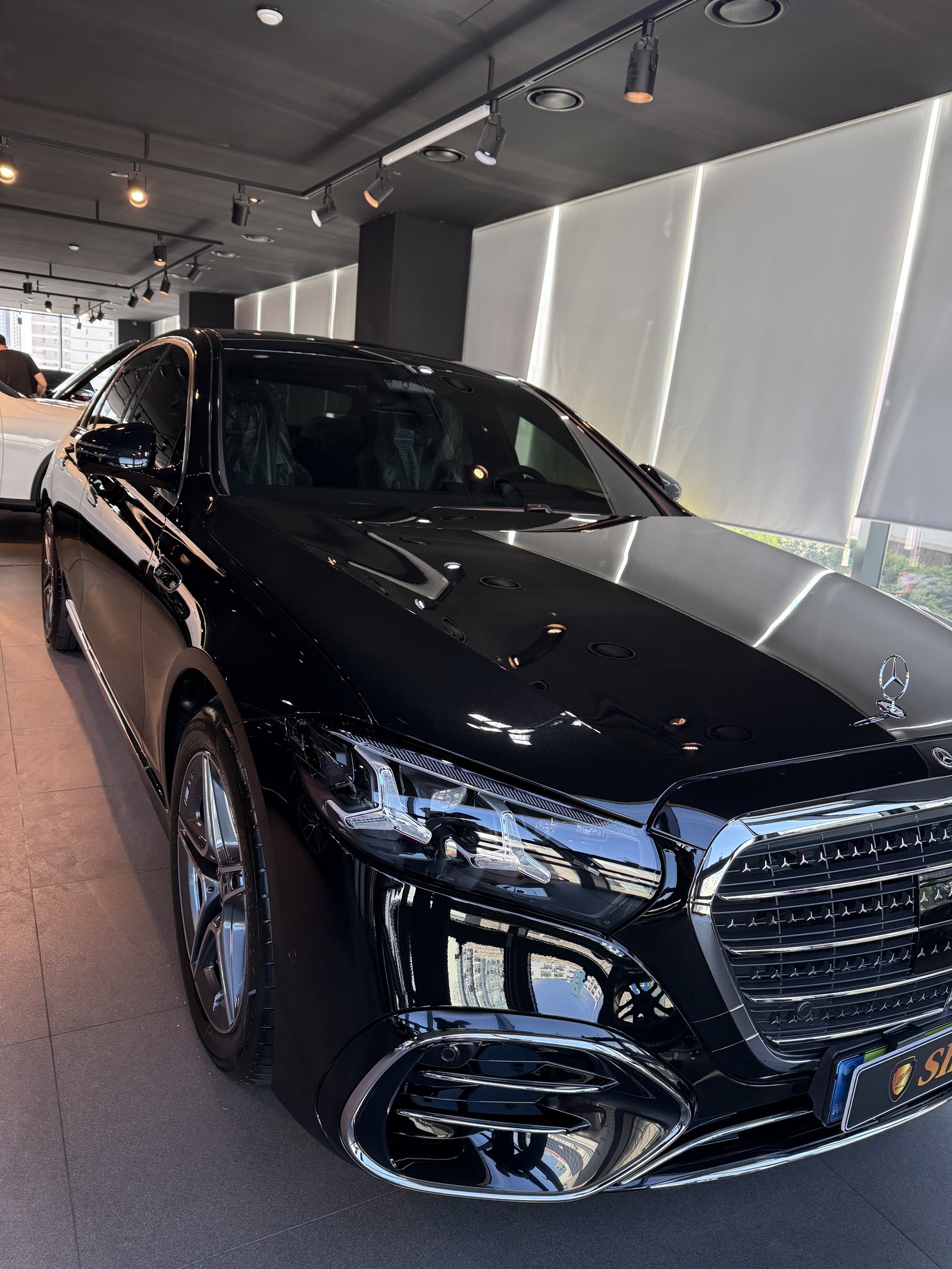 벤츠 S450 검정 신차 전면 그릴 디테일 - 부산 쉴드광택 F5 코팅