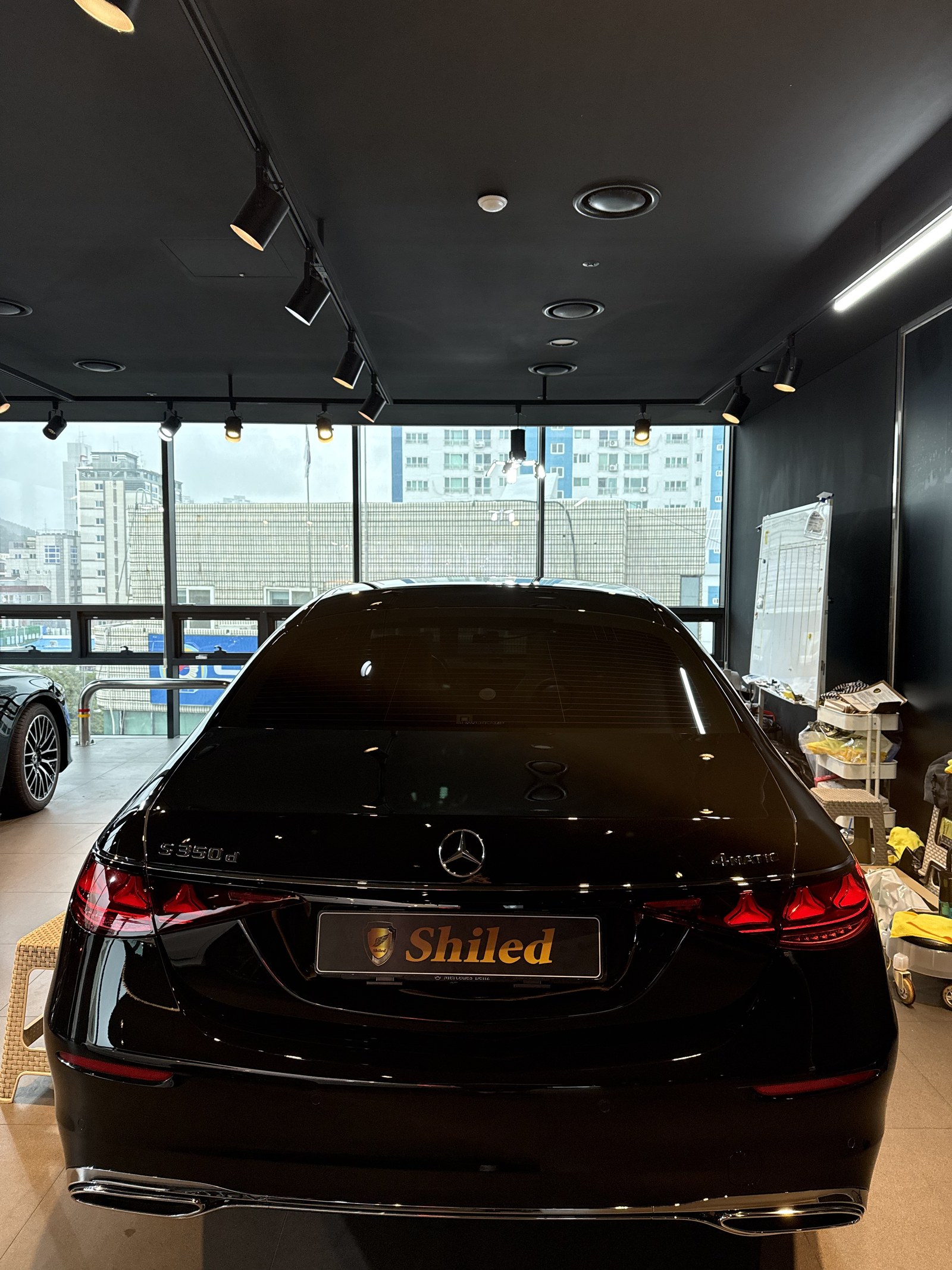벤츠 S350d 검정 신차 후면 - 부산 쉴드광택 신차코팅