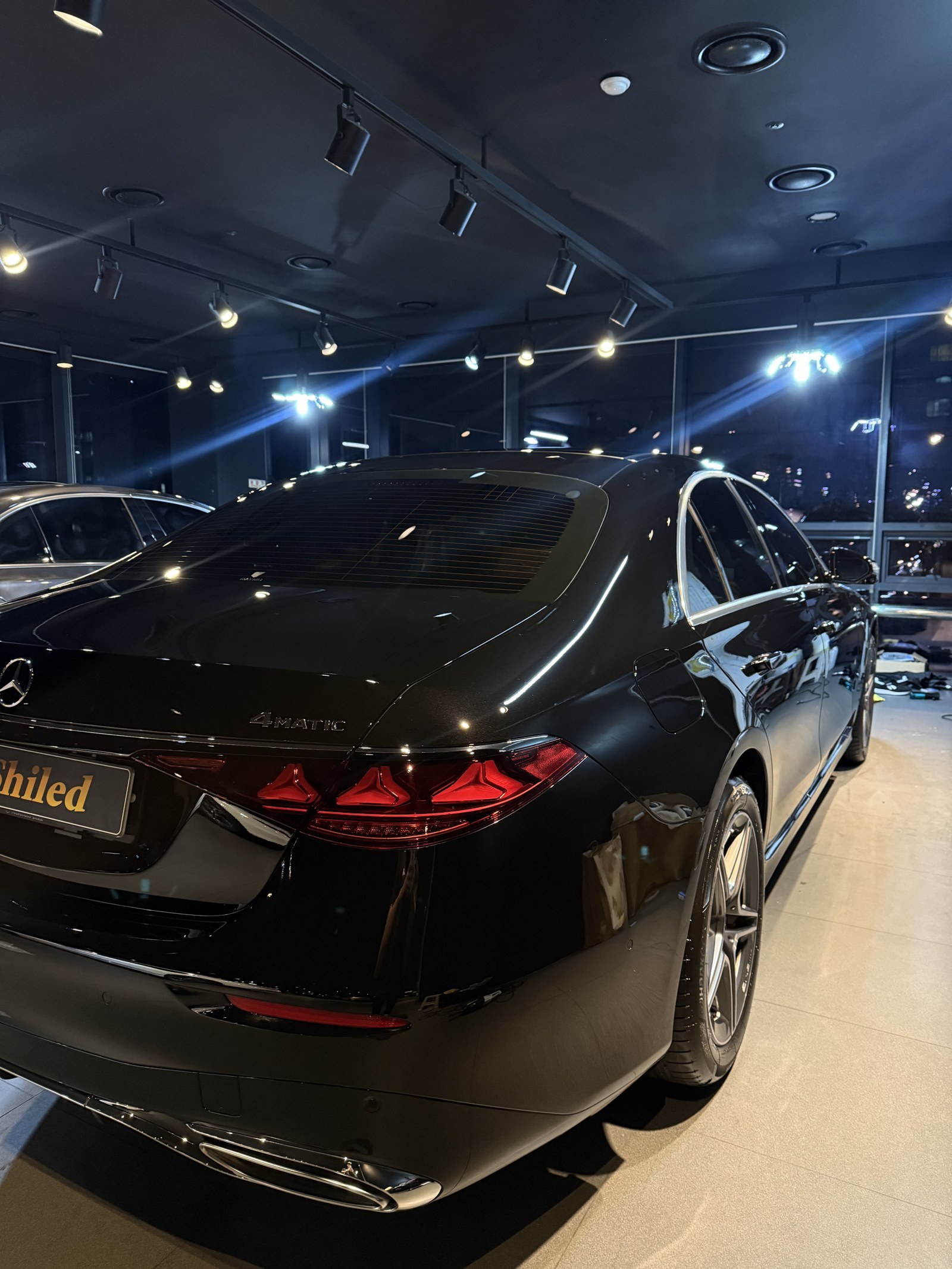벤츠 S450 검정 신차 후측면 테일램프 - 부산 유리막코팅