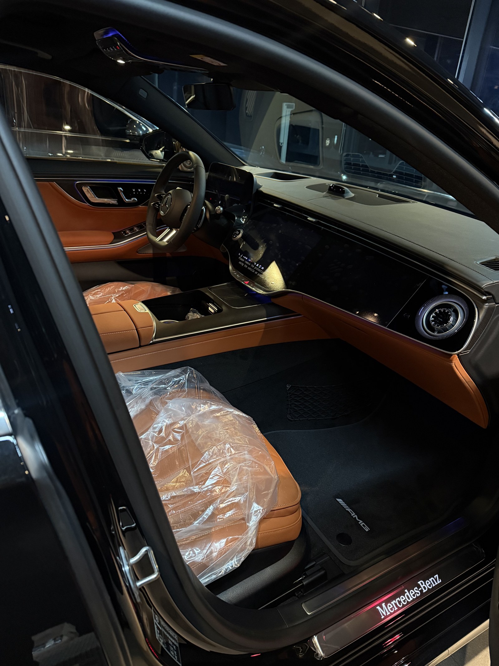 벤츠 S450 신차 실내 AMG 발판과 시트 보호 비닐 - 출고 전 컨디션