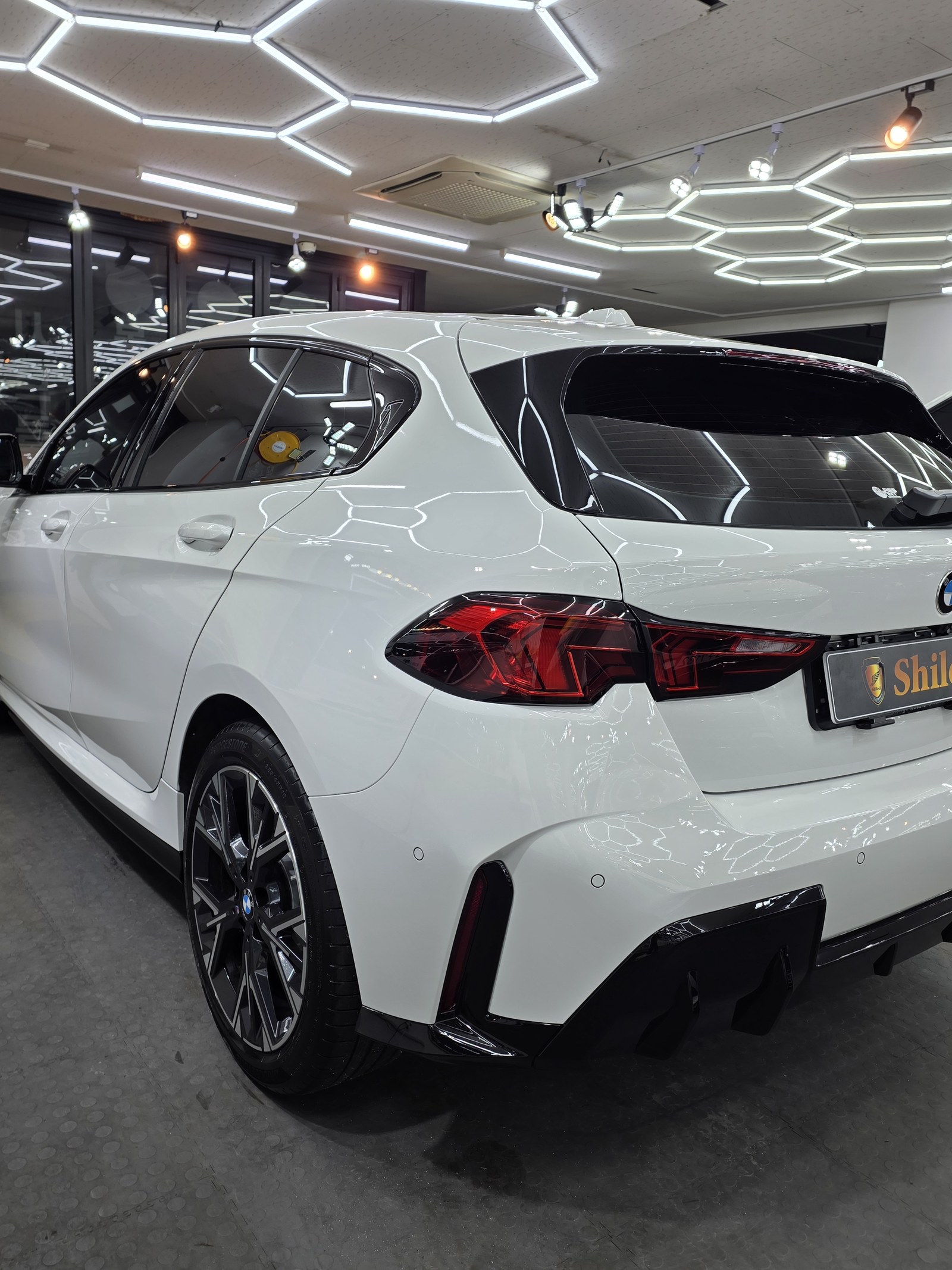 BMW 120 백색 후측면 휠 - G-PRO 코팅 마감