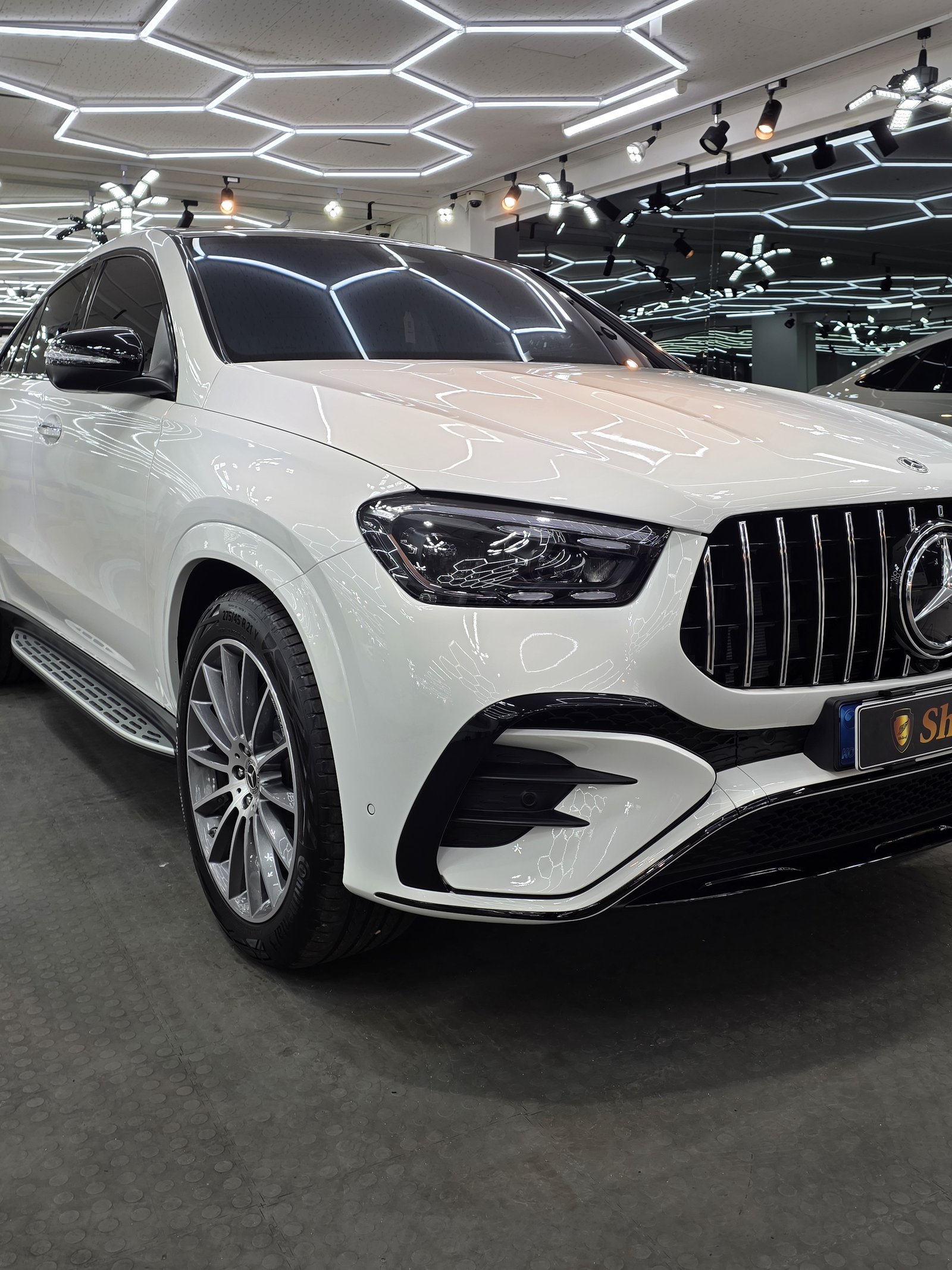 벤츠 GLE450 백색 신차 측면 3/4 - 부산 쉴드광택 신차코팅