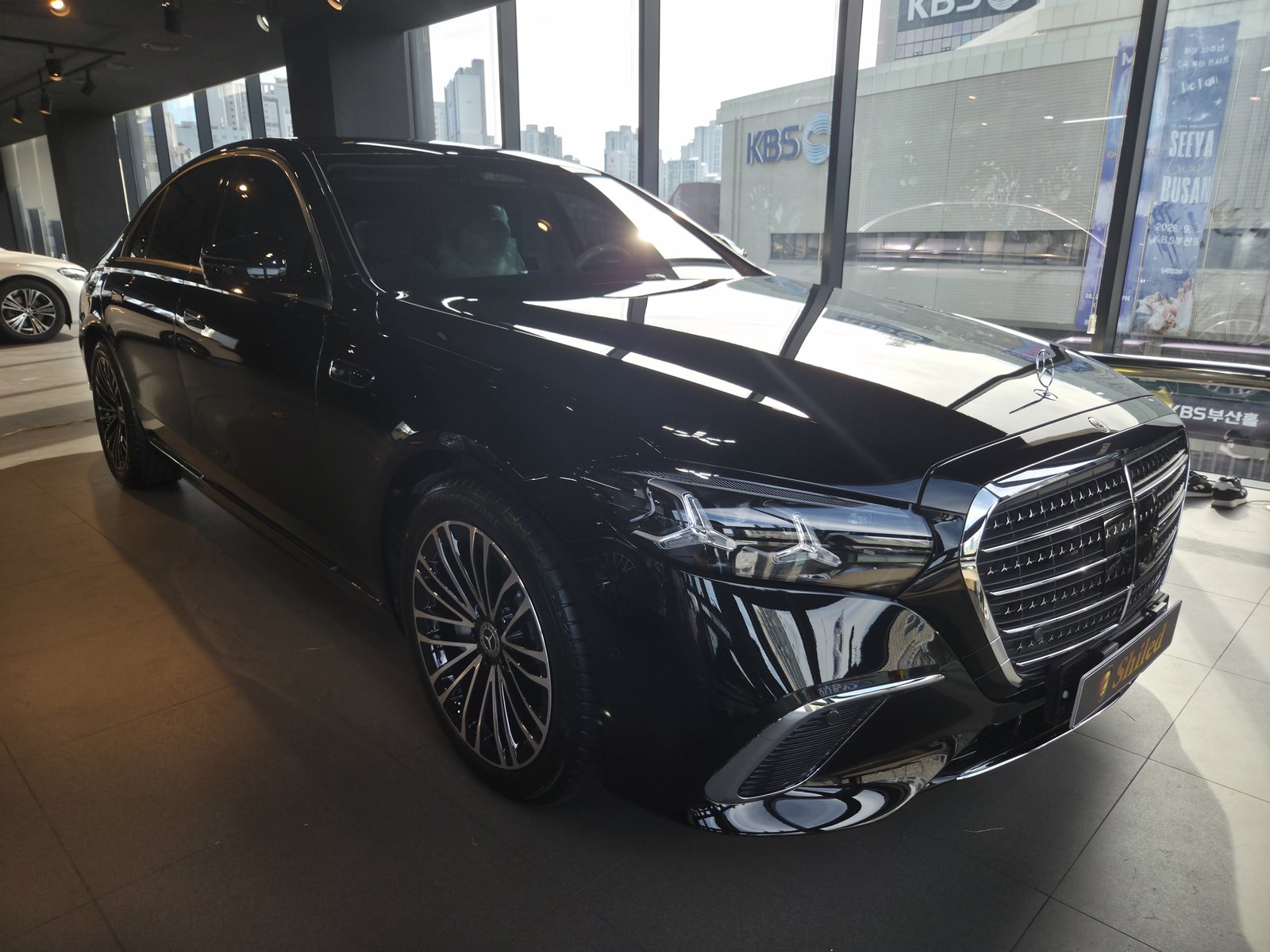 벤츠 S350 검정 신차 전측면 그릴 - 부산 유리막코팅