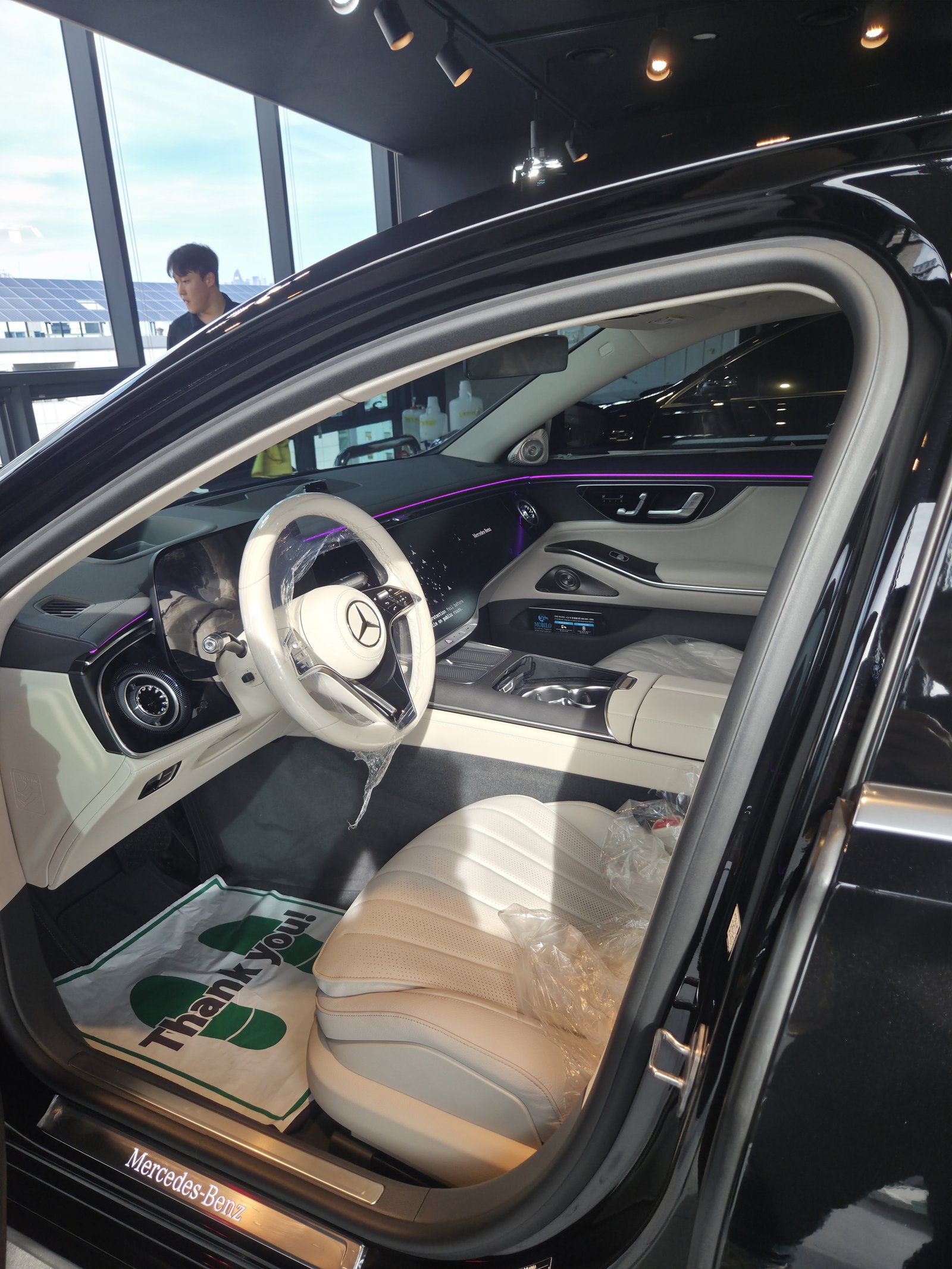 벤츠 S350 신차 실내 밝은 톤 가죽 시트 - 출고 전 컨디션