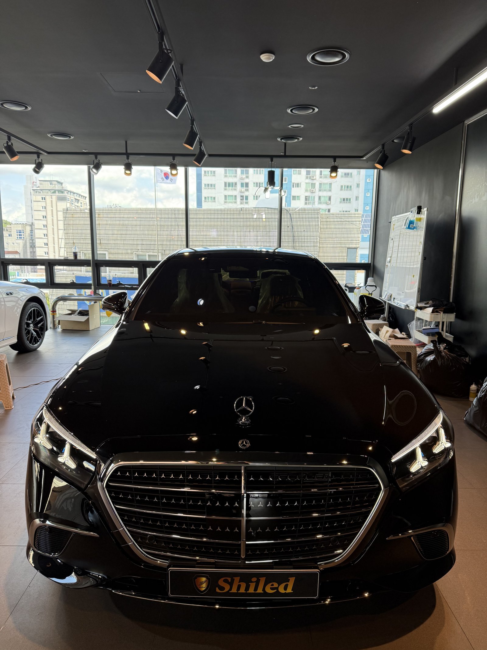 벤츠 S500 검정 신차 F5 유리막코팅 - 부산 쉴드광택 전면
