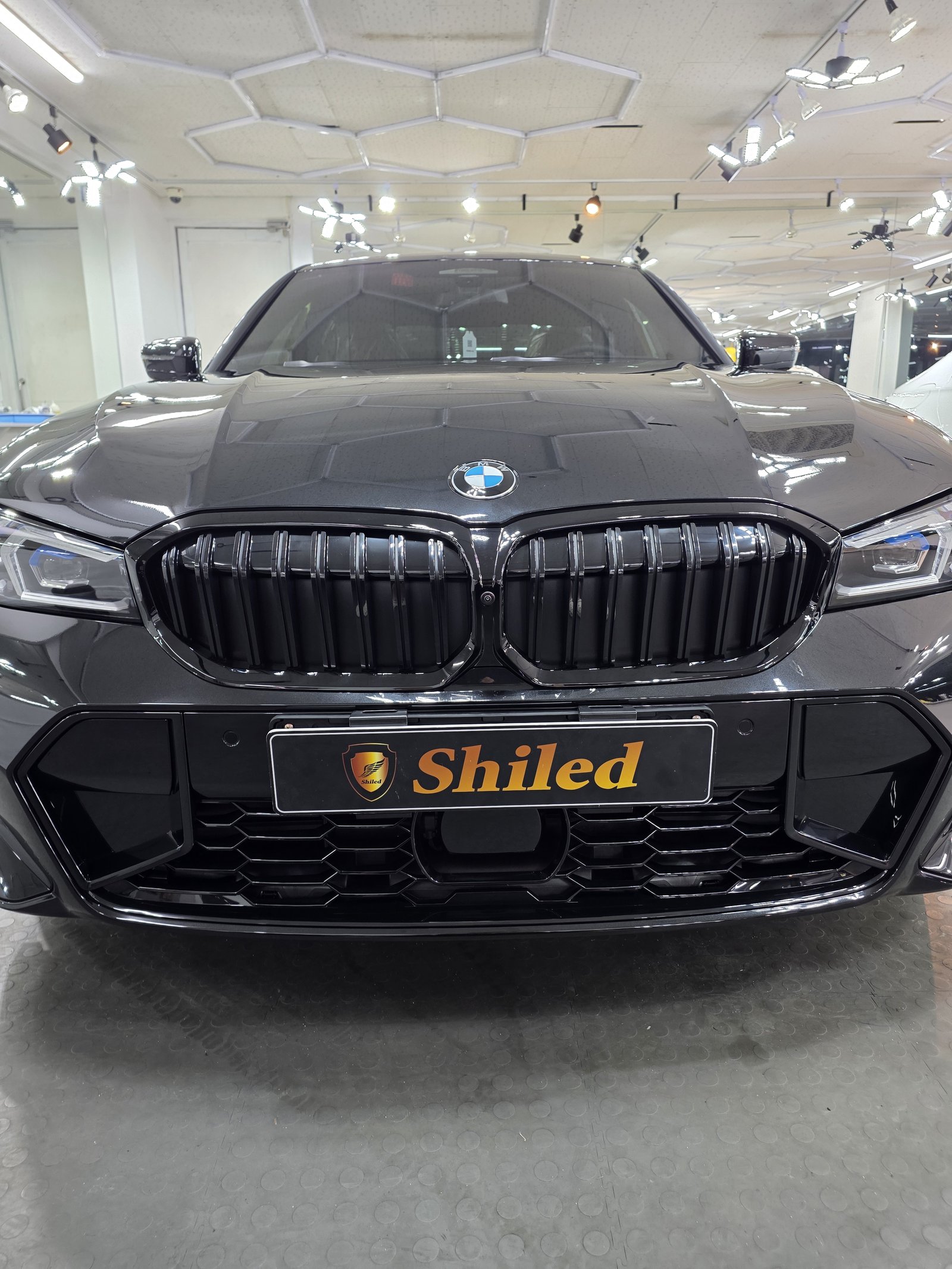 BMW 320i 검정 신차 F5 유리막코팅 - 부산 쉴드광택 전면