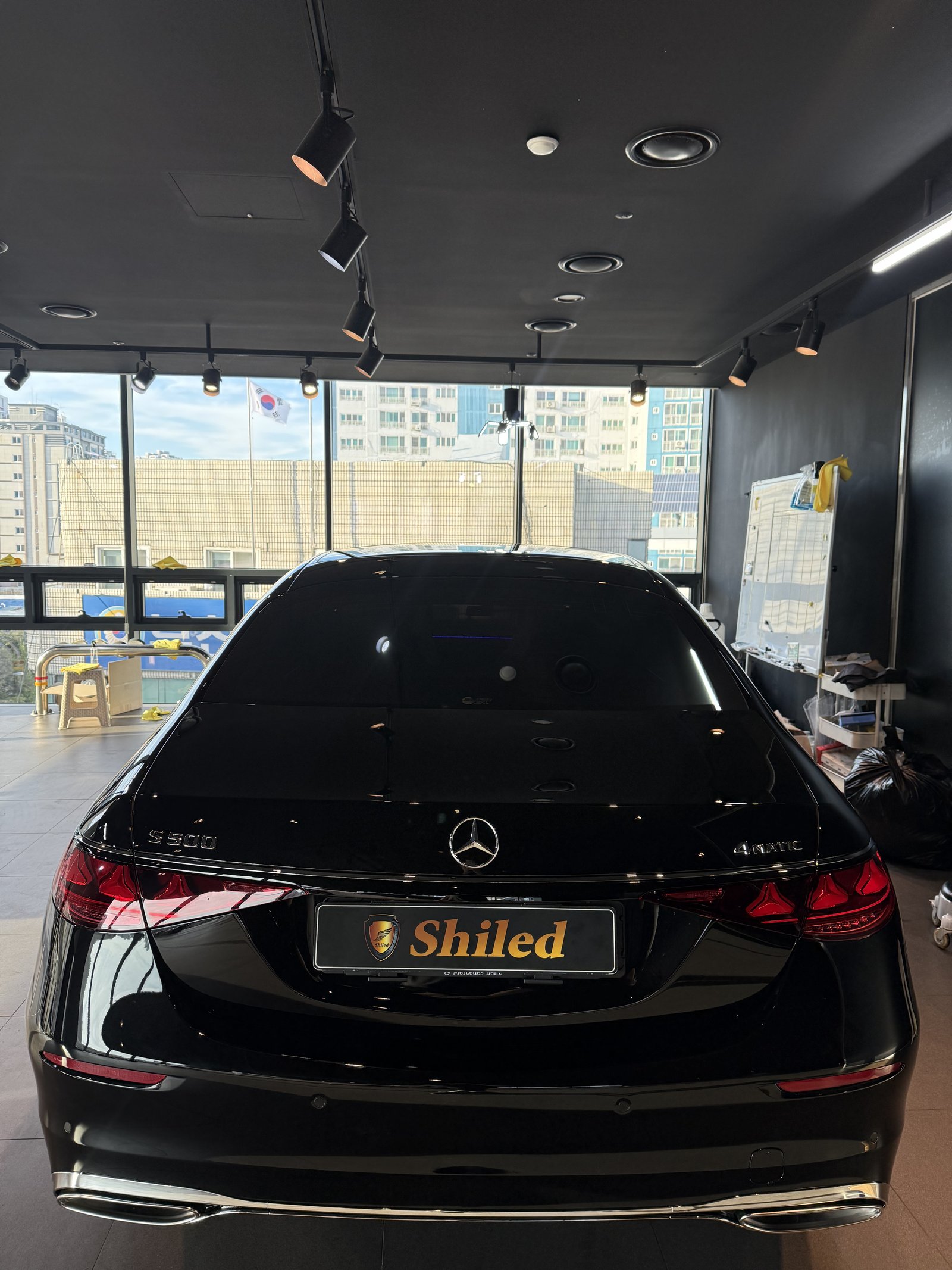 벤츠 S500 검정 신차 후면 - 부산 쉴드광택 신차코팅