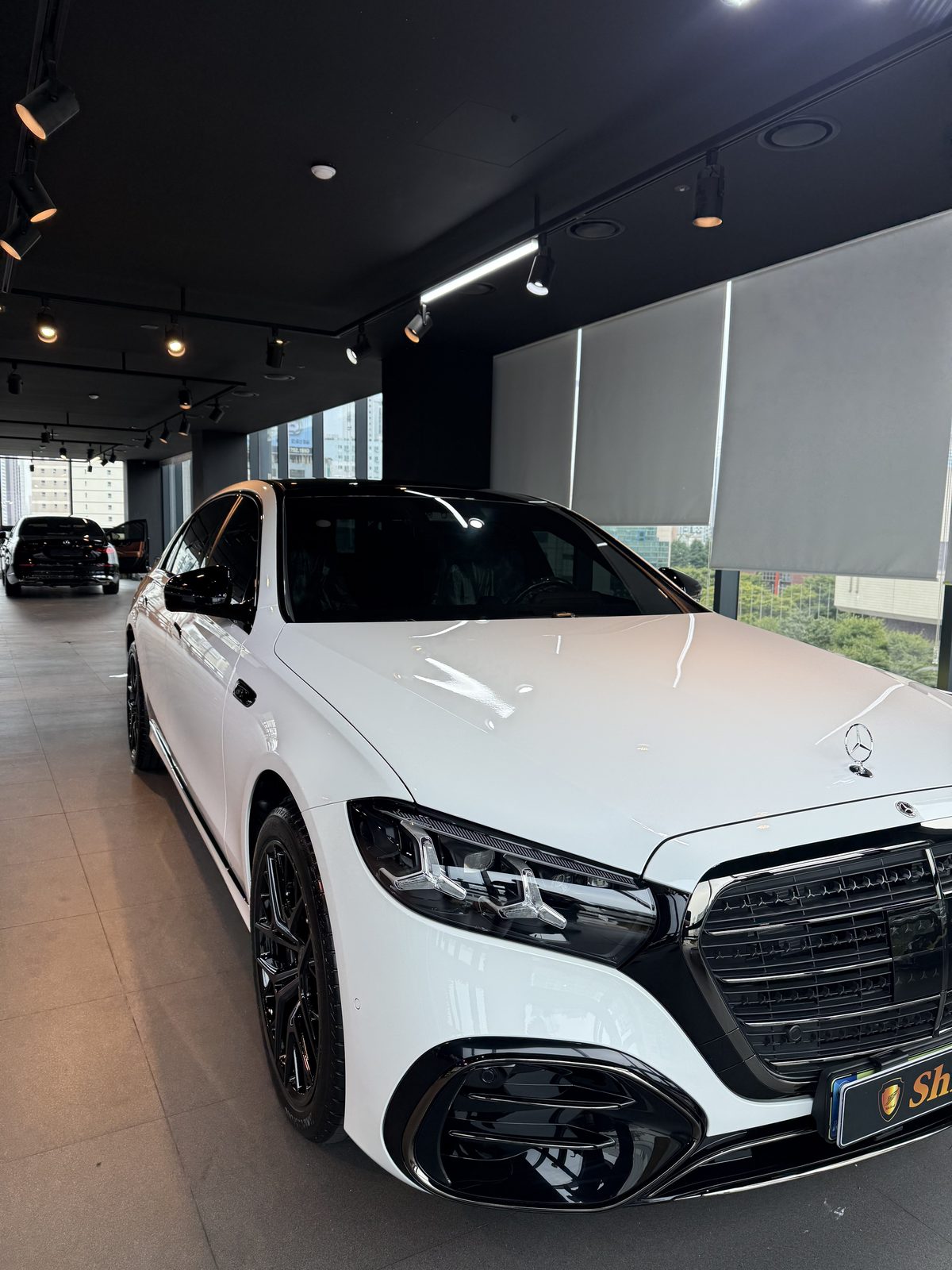 벤츠 S450 백색 신차 전면 앵글 - 부산 유리막코팅