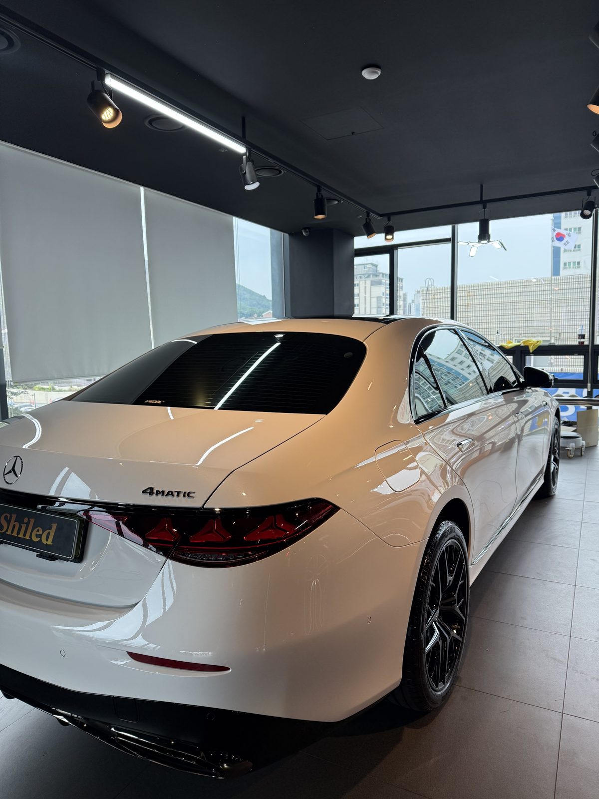 벤츠 S450 백색 신차 후면 - 부산 쉴드광택 신차코팅