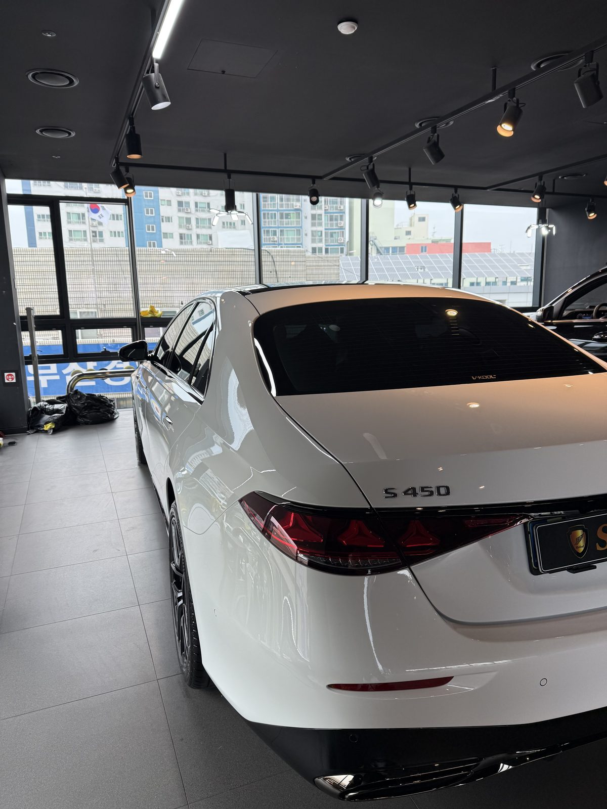 벤츠 S450 백색 신차 후측면 앵글 - 부산 유리막코팅