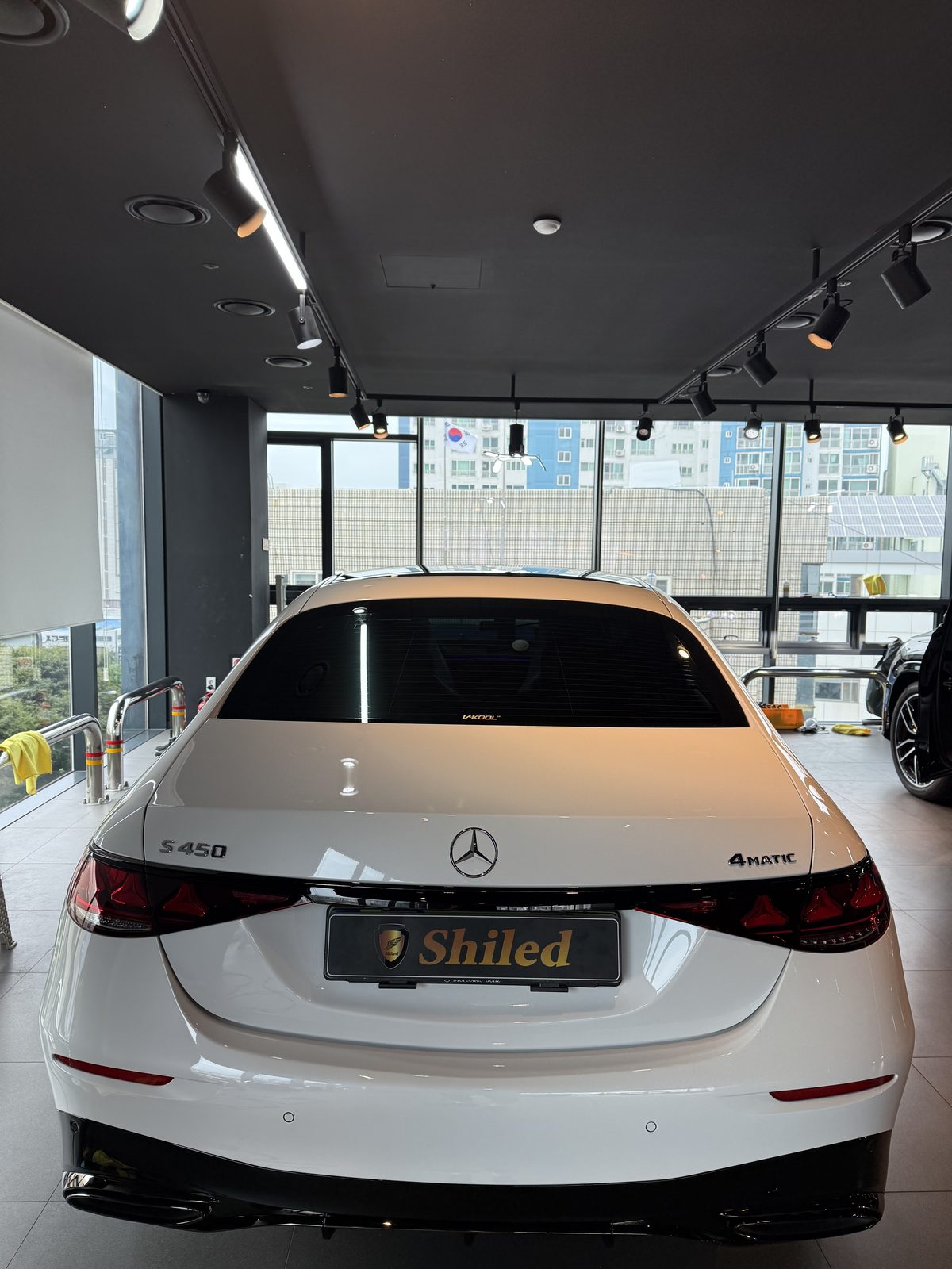 벤츠 S450 백색 신차 후면 테일램프 - 부산 쉴드광택 신차코팅