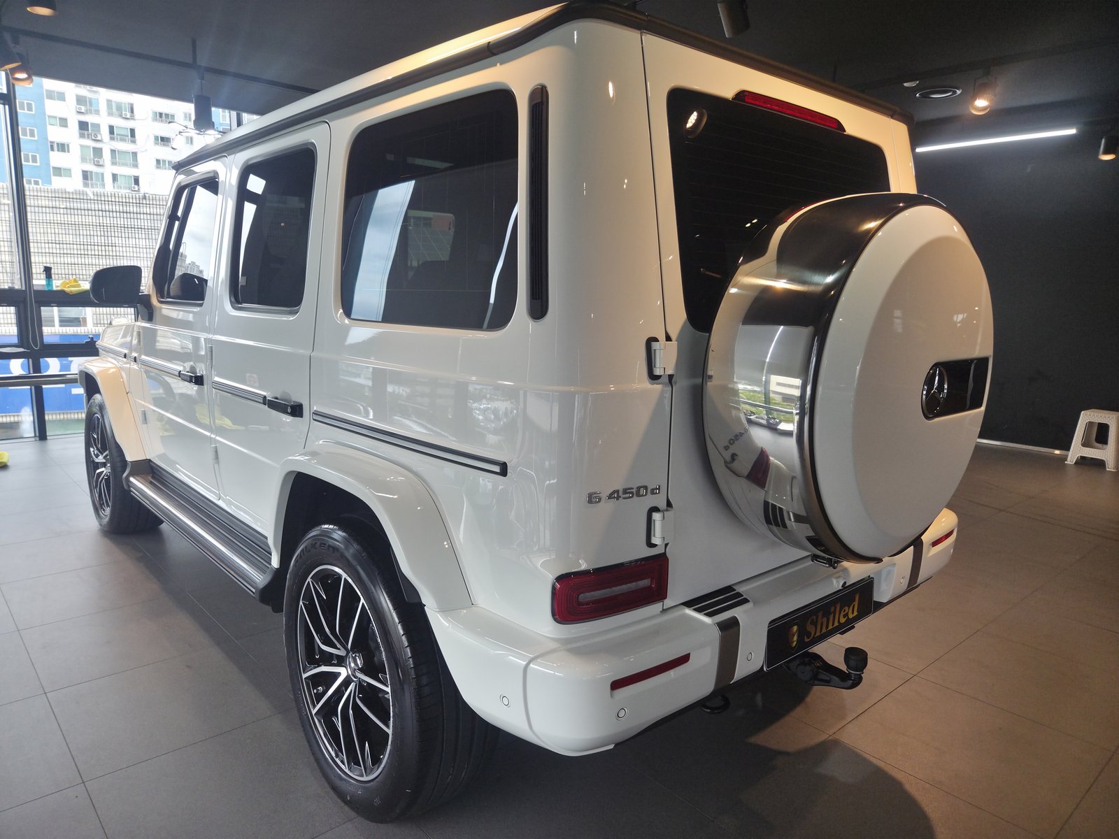 벤츠 G450 백색 신차 후측면 - 부산 쉴드광택 신차코팅