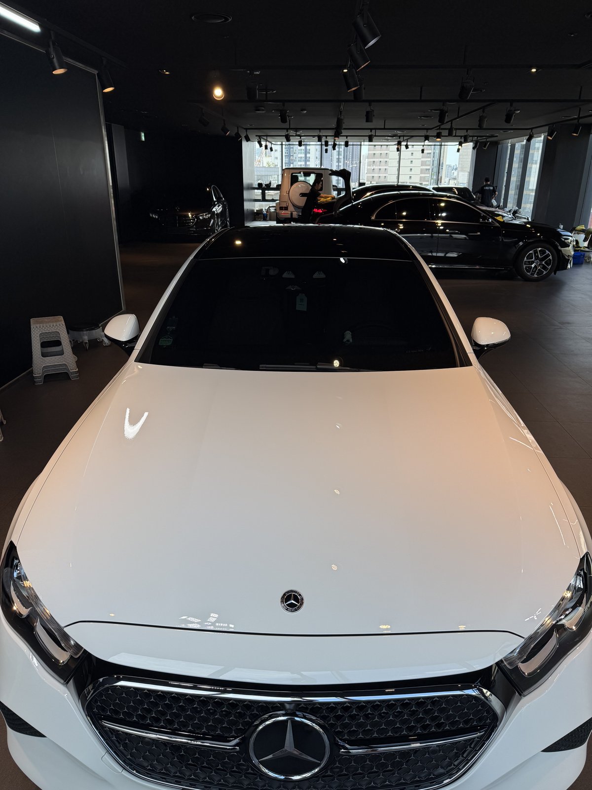 벤츠 E200 AMG 신차 실내 앰비언트 라이트 - 출고 전 컨디션