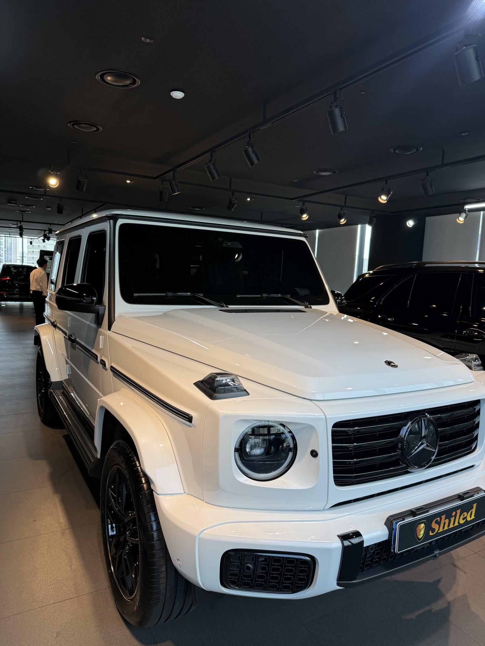 벤츠 G450 백색 신차 F5 유리막코팅 - 부산 쉴드광택 정면