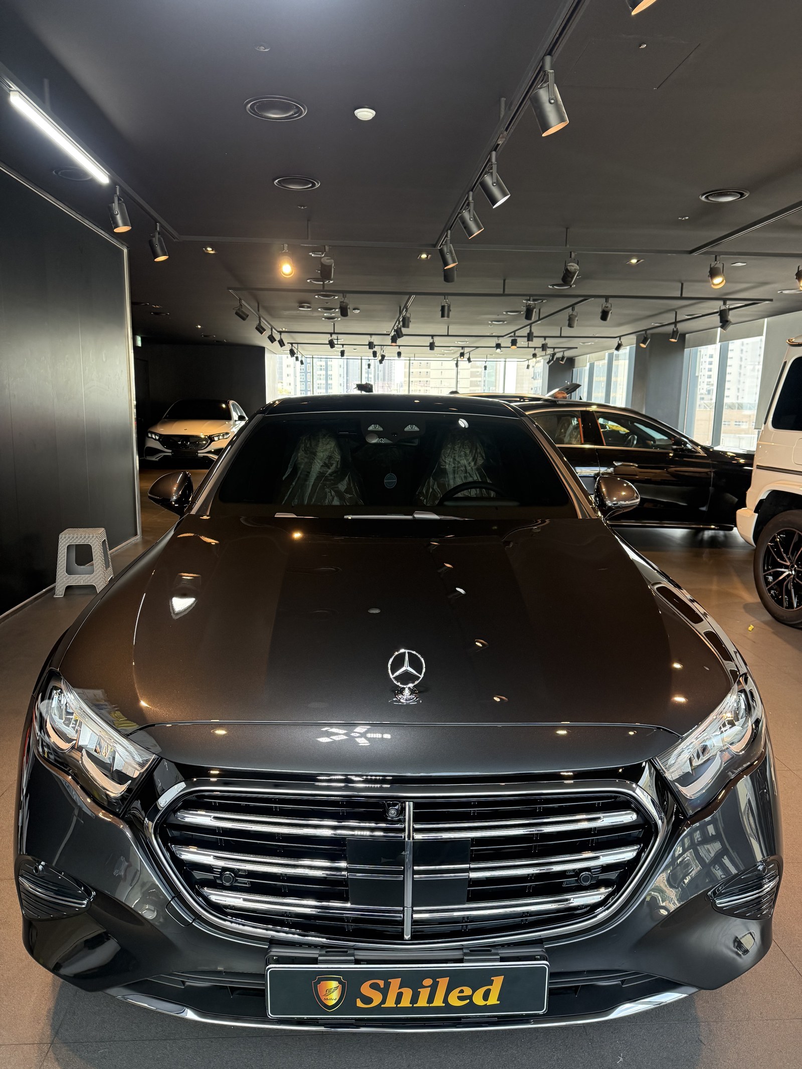 벤츠 E200 EX 그레이 신차 F5 유리막코팅 - 부산 쉴드광택 전면