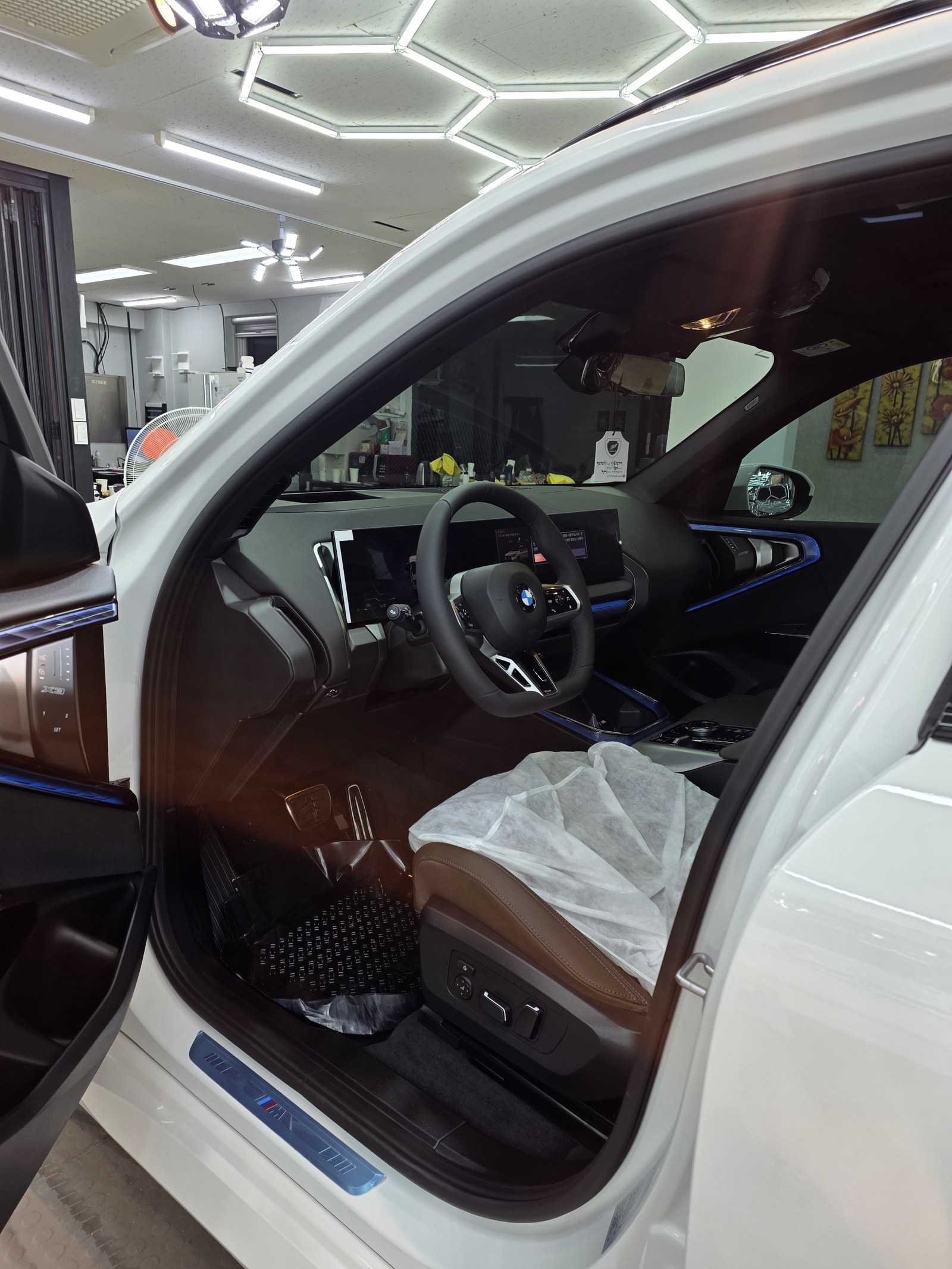 BMW X3 신차 실내 - 출고 전 컨디션