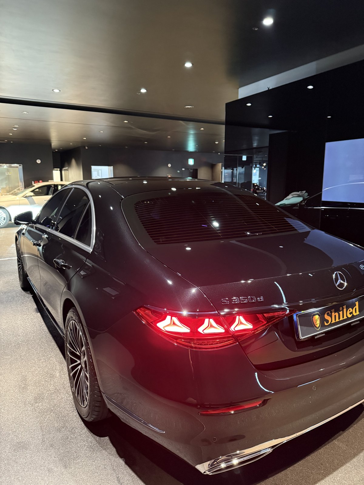 벤츠 S350 검정 신차 후측면 - 부산 유리막코팅