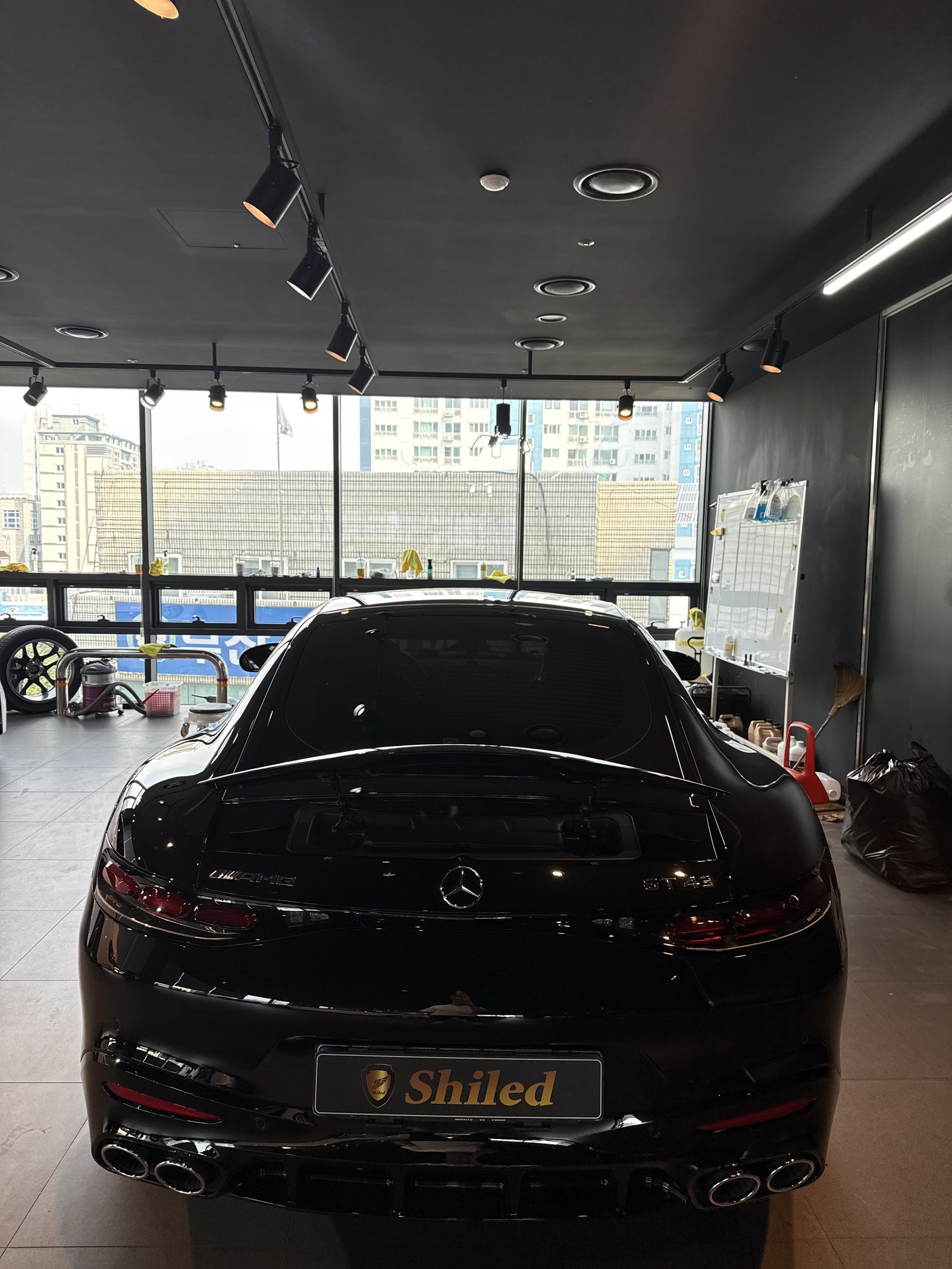 벤츠 AMG GT43 검정 신차 후측면 - 부산 쉴드광택 신차코팅