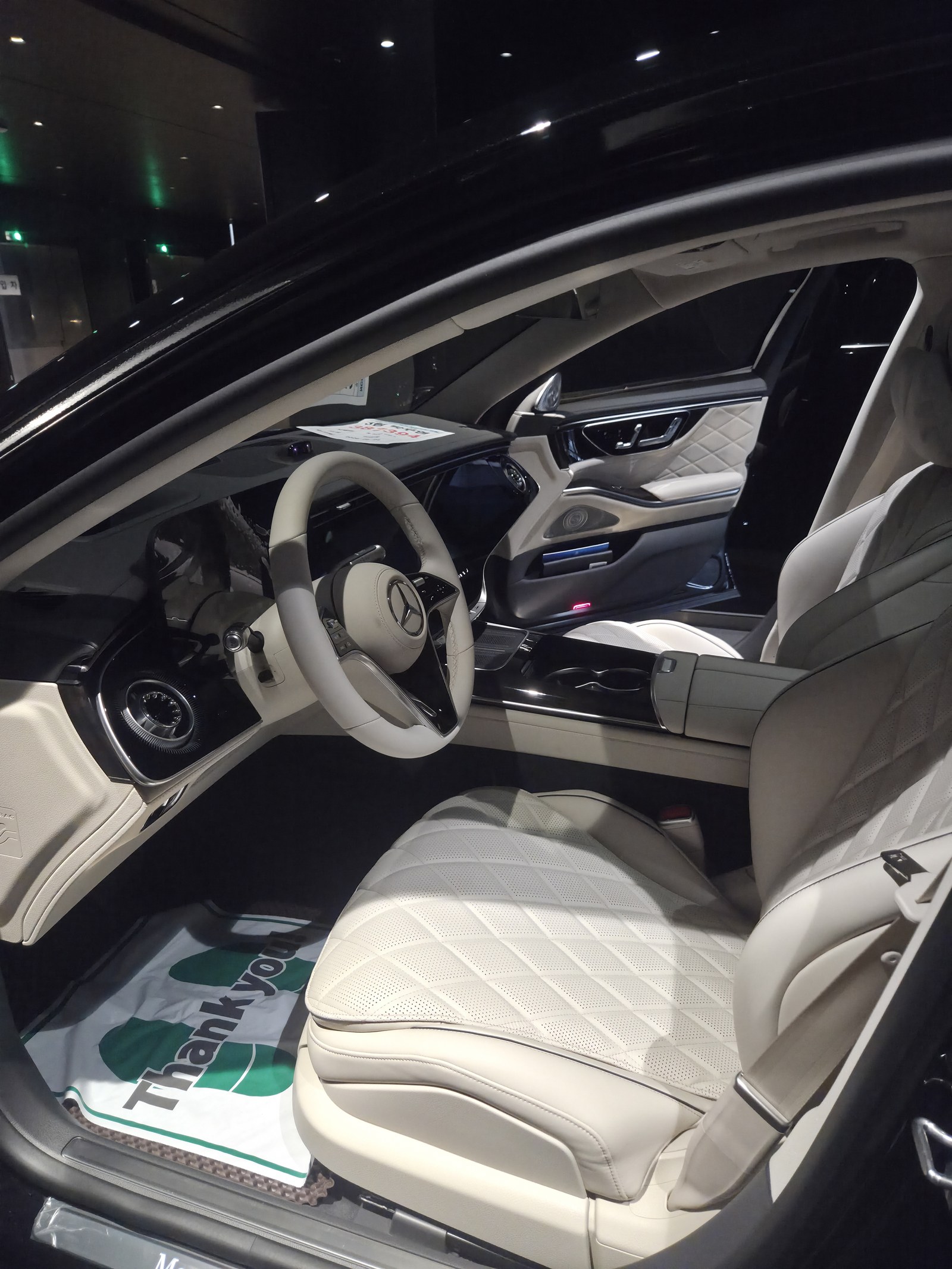 벤츠 S500 신차 실내 시트코팅 전 - 보호 비닐 상태