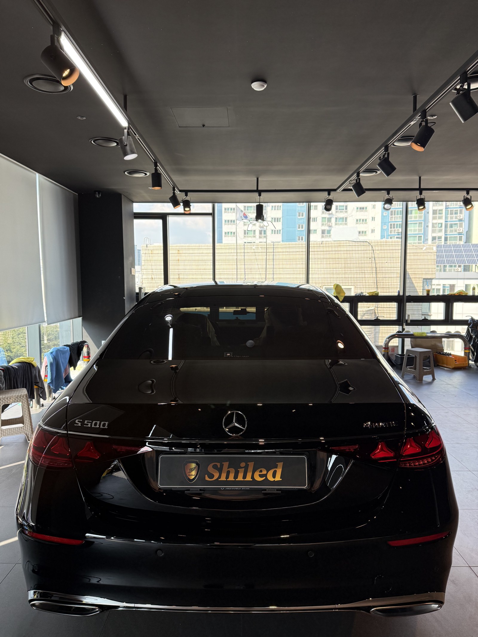 벤츠 S500 검정 신차 후측면 - 부산 쉴드광택 신차코팅