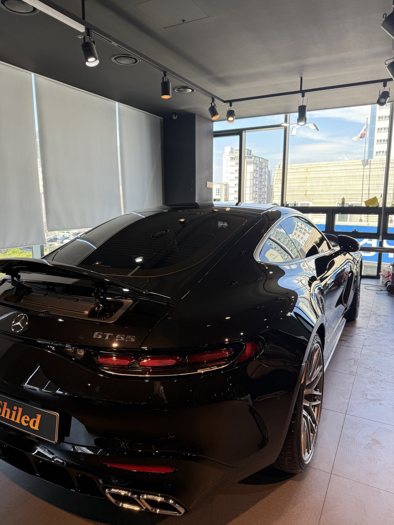 메르세데스-AMG GT55 검정 신차 후측면 - 부산 쉴드광택 신차코팅