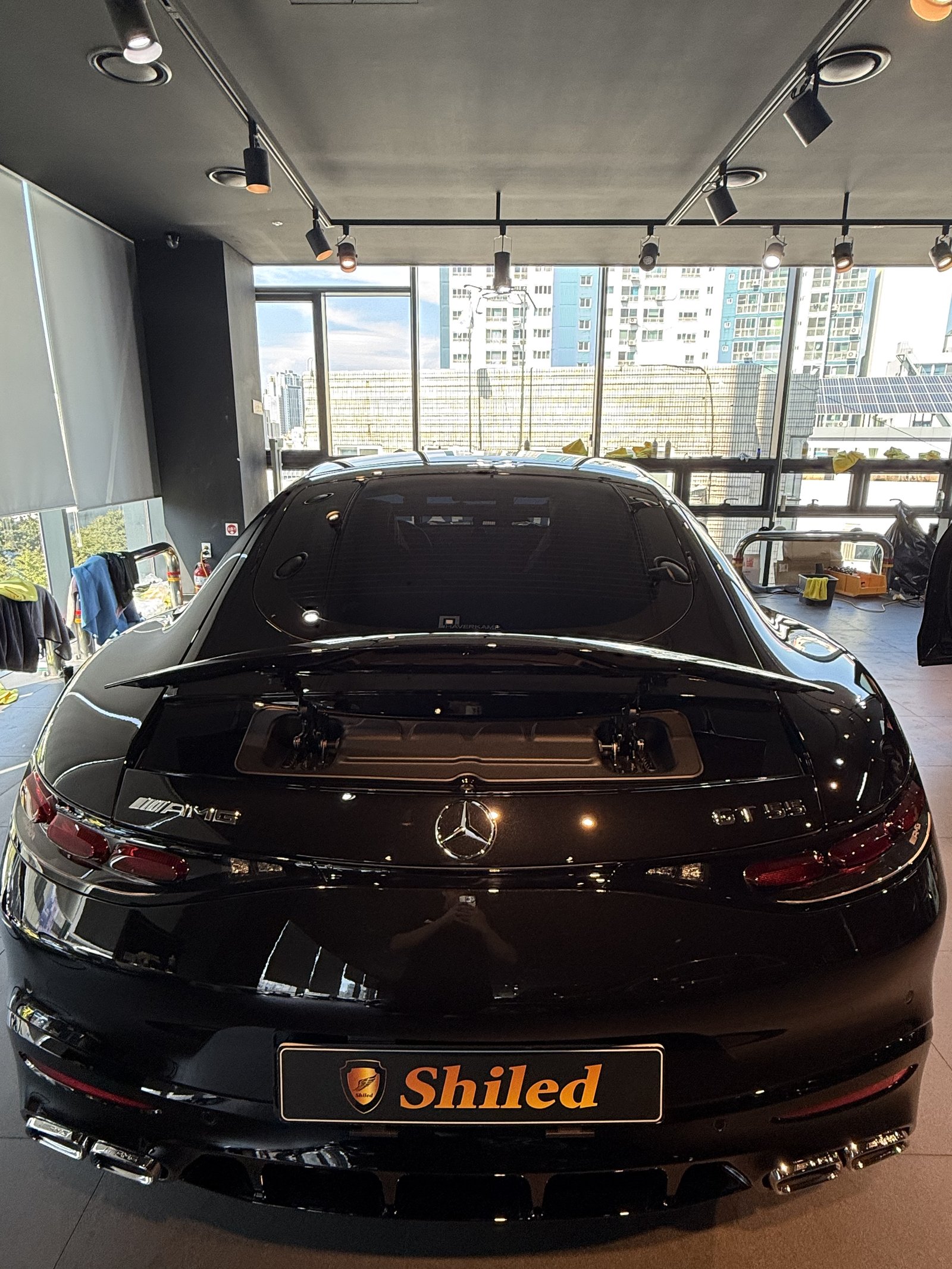 메르세데스-AMG GT55 검정 신차 전측면 와이드 - 부산 유리막코팅