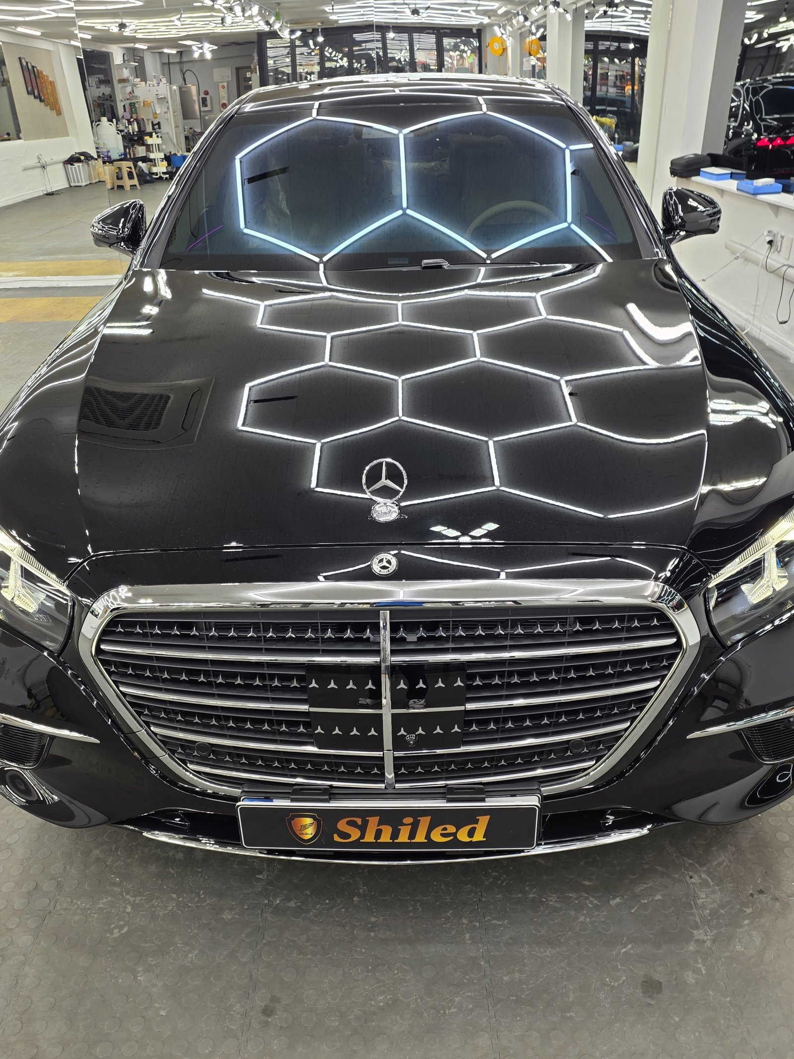 벤츠 S500 검정 전측면 - 부산 유리막코팅