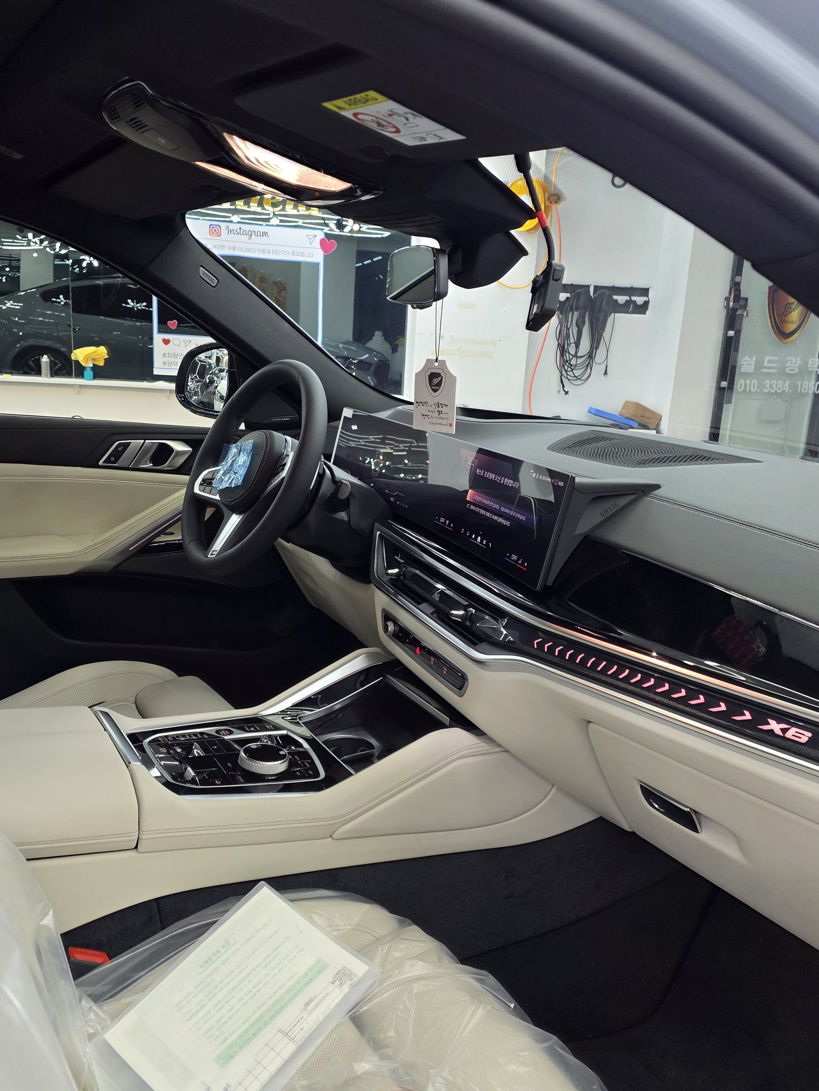 BMW X6 신차 실내 - 출고 전 컨디션