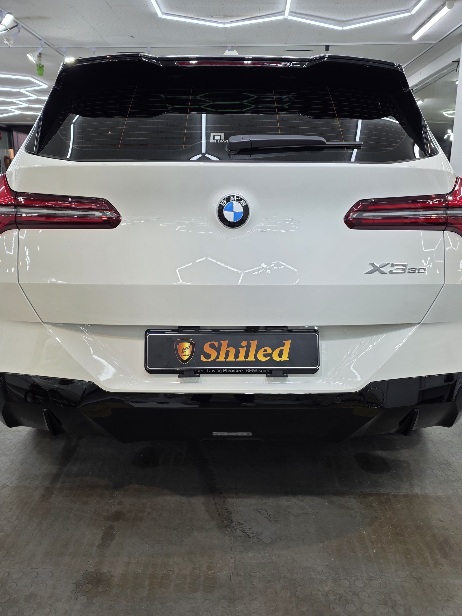 BMW X3 30d 백색 신차 측후면 광택 - 부산 유리막코팅