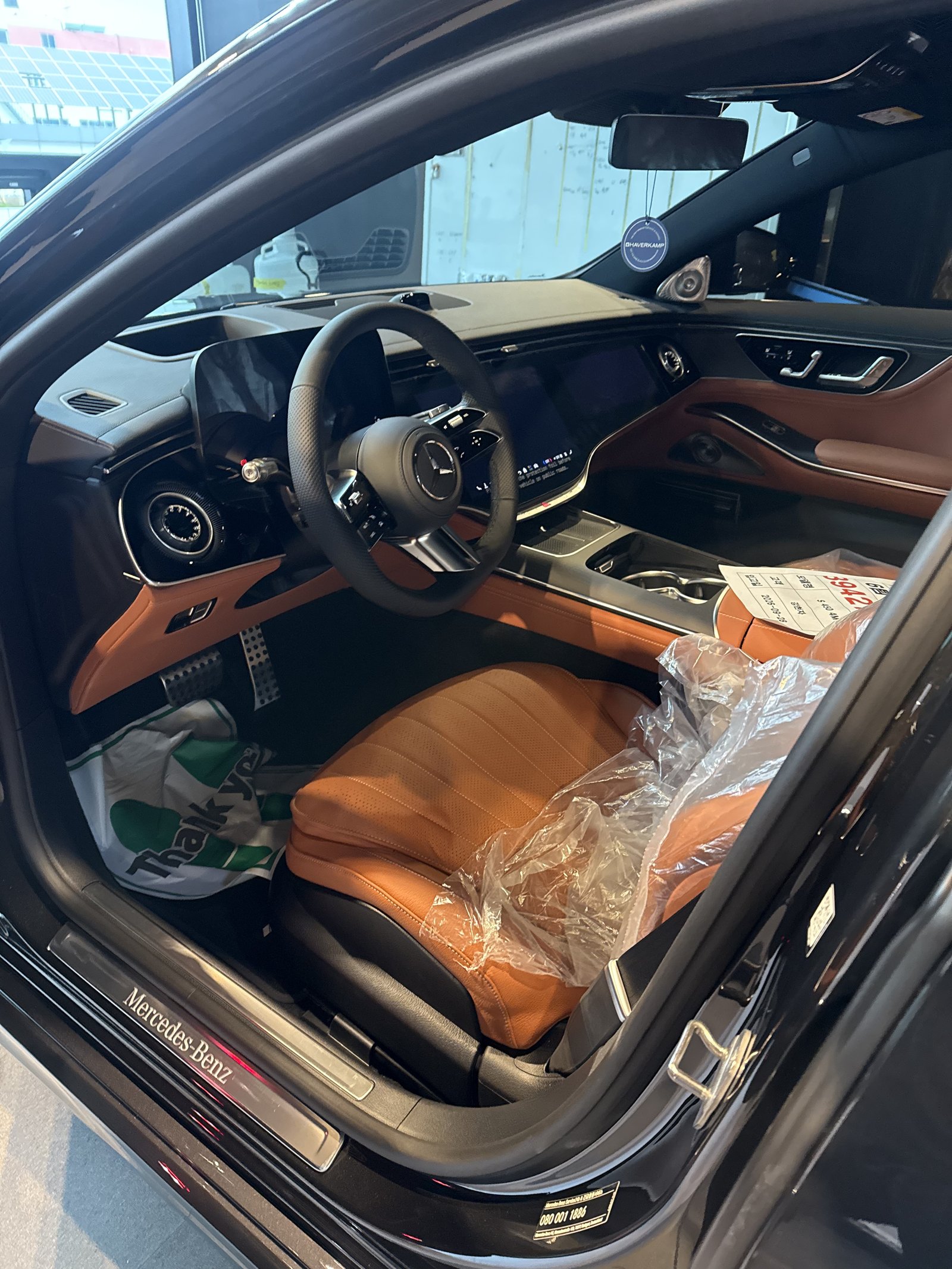 벤츠 S450 그레이 신차 실내 운전석 - 출고 전 컨디션