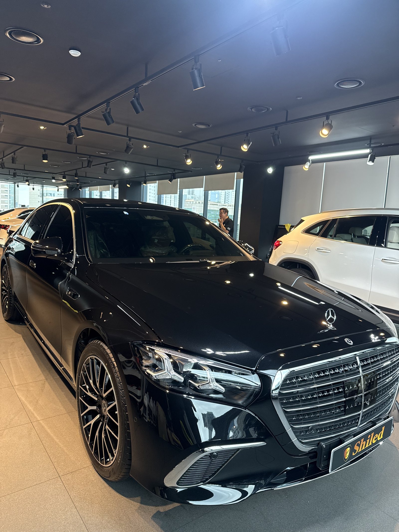 벤츠 S500 검정 신차 전측면 - 부산 유리막코팅