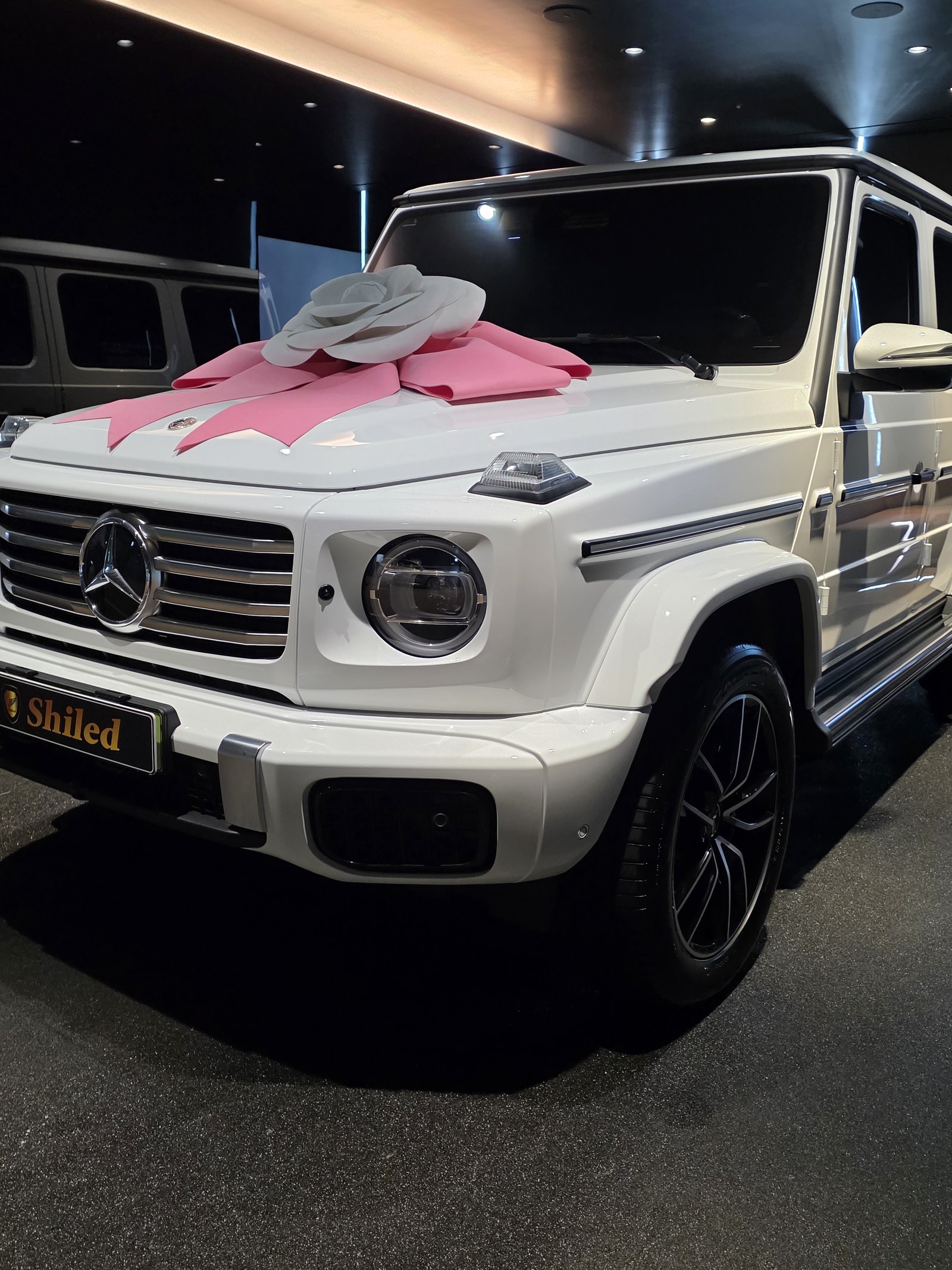 벤츠 G450 신차 보닛 반사 - 출고 전 유리막코팅