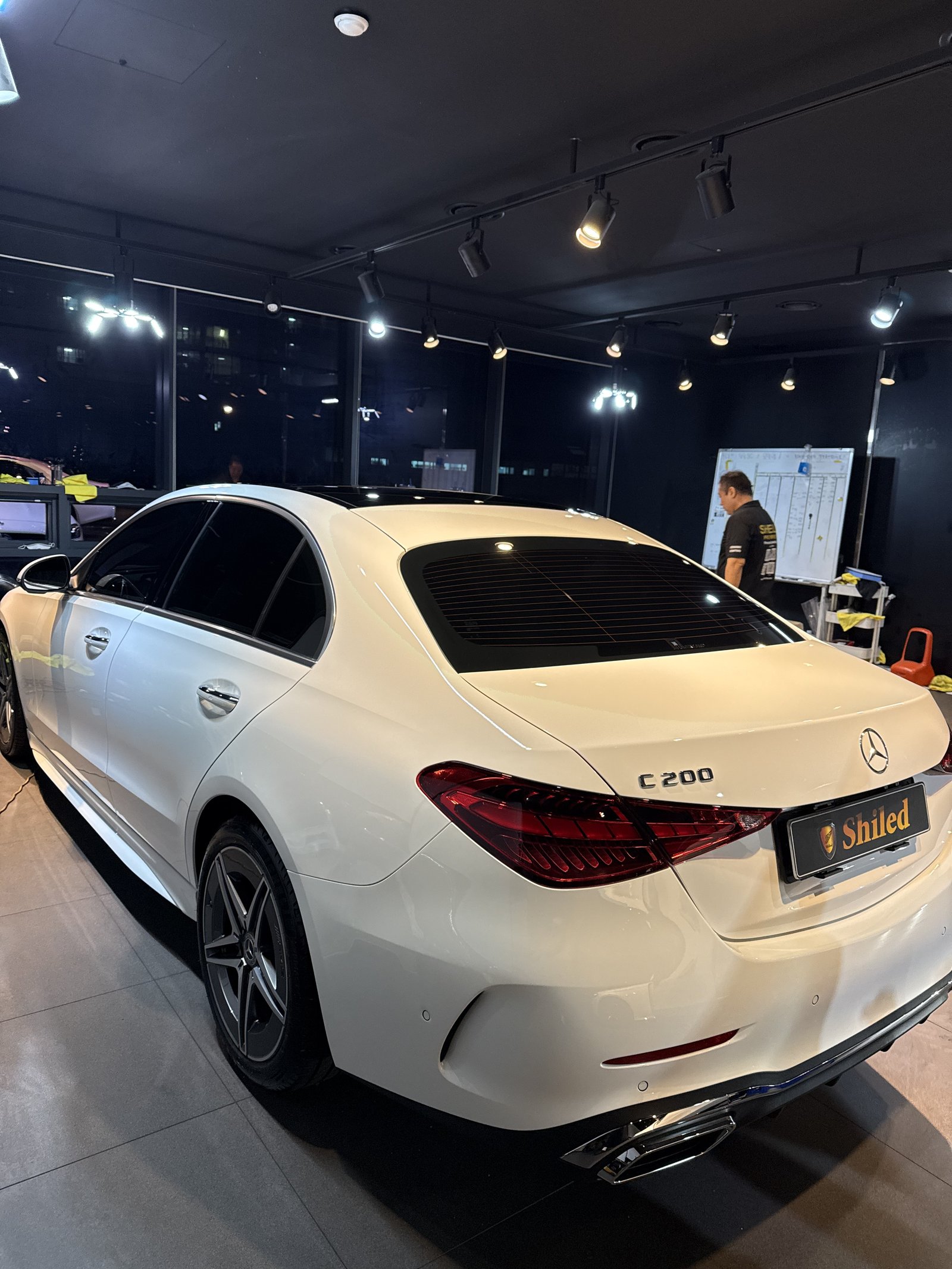 벤츠 C200 신차 측후면 광택 - 부산 유리막코팅