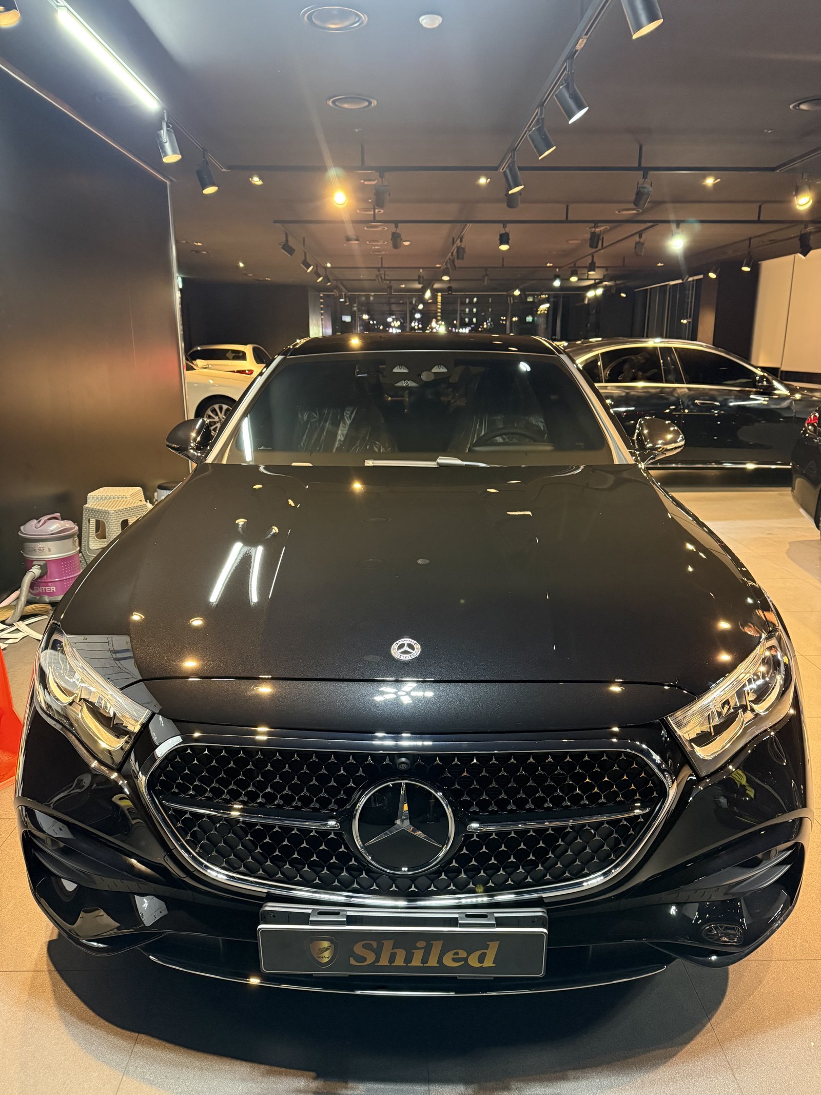 벤츠 E200 AMG 그레이 신차 유리막코팅 정면 - 부산 쉴드광택