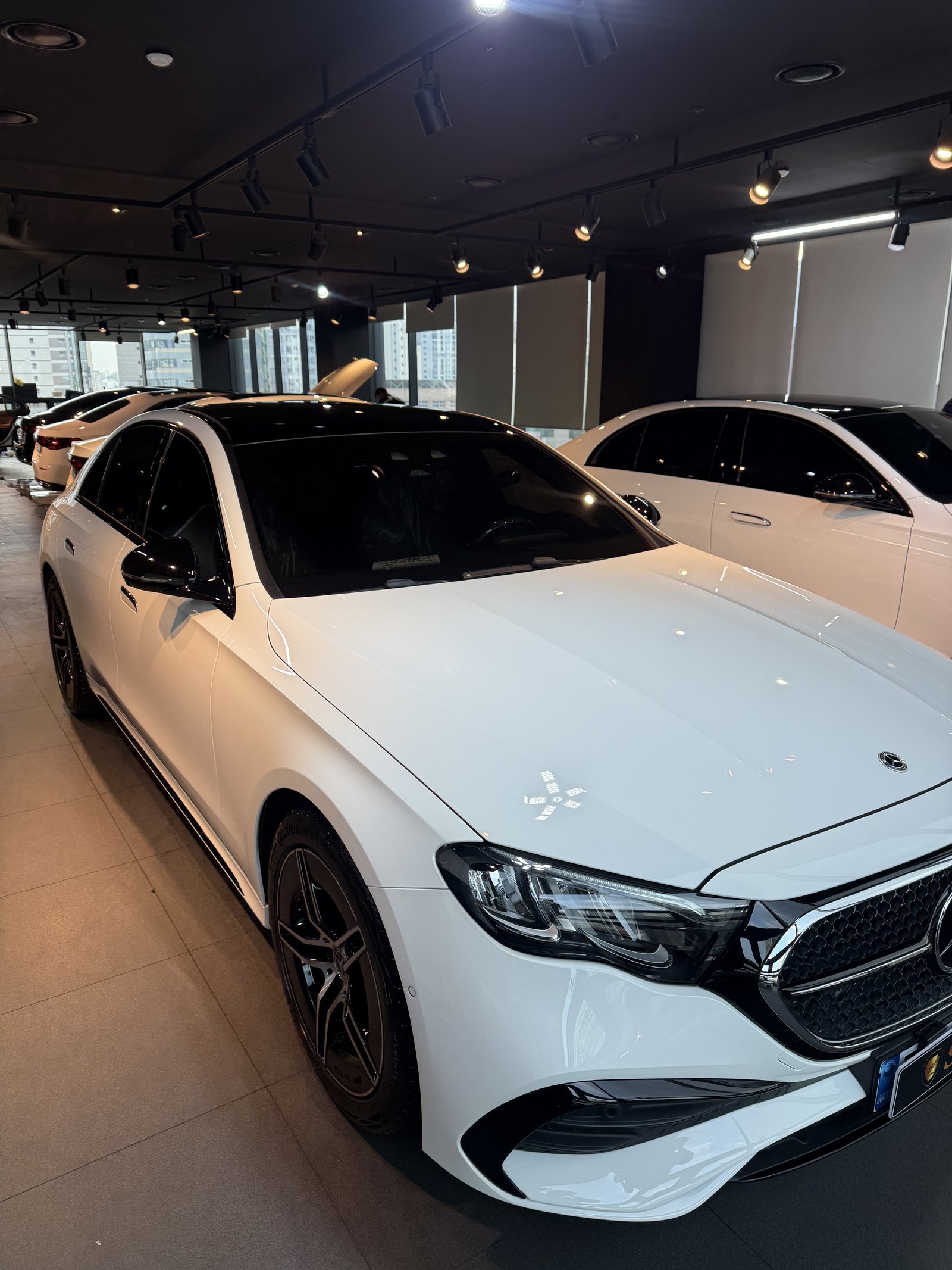 벤츠 E200 AMG 신차 전측면 - 부산 유리막코팅