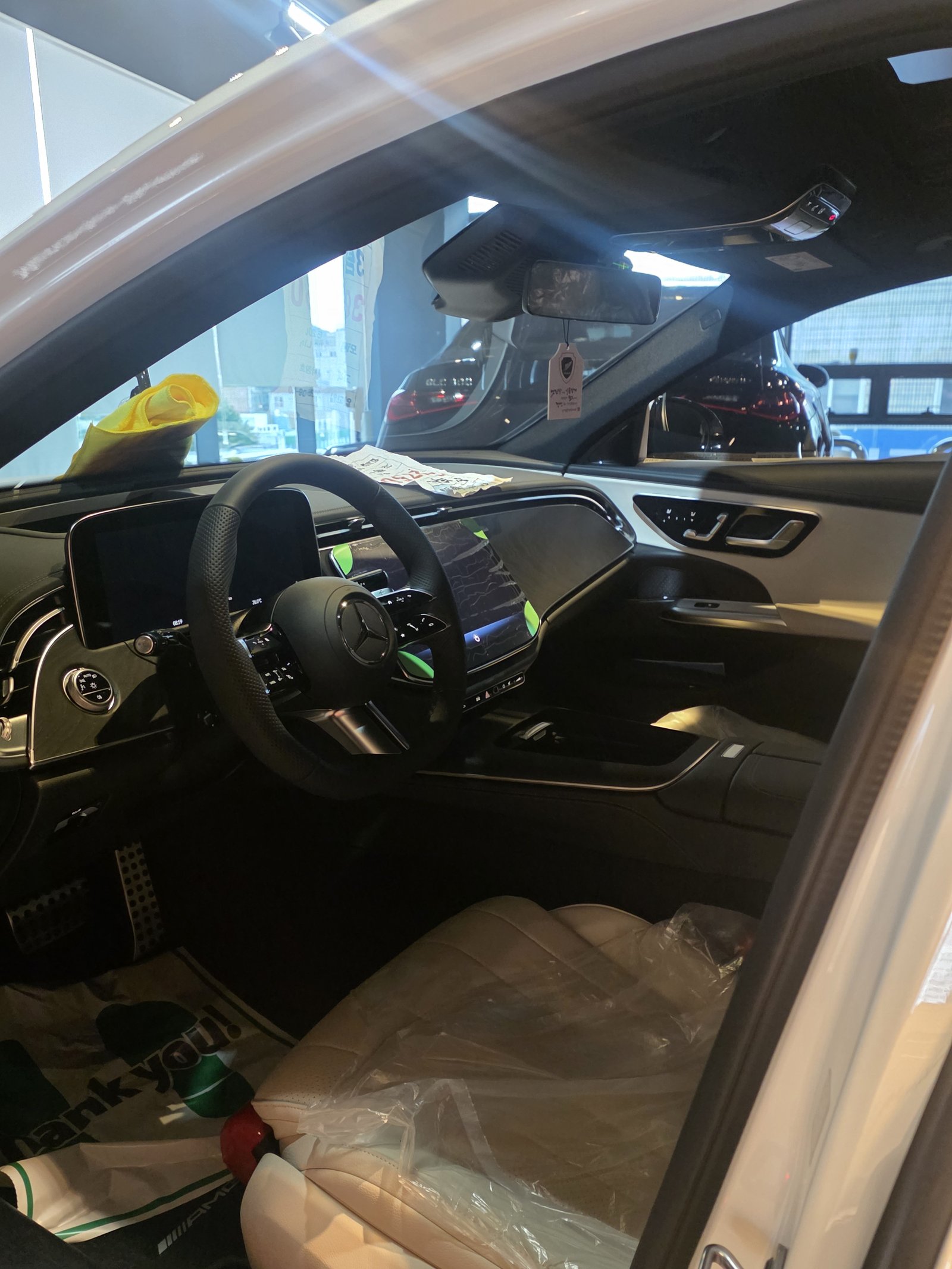 벤츠 E200 AMG 신차 실내 - 출고 전 컨디션