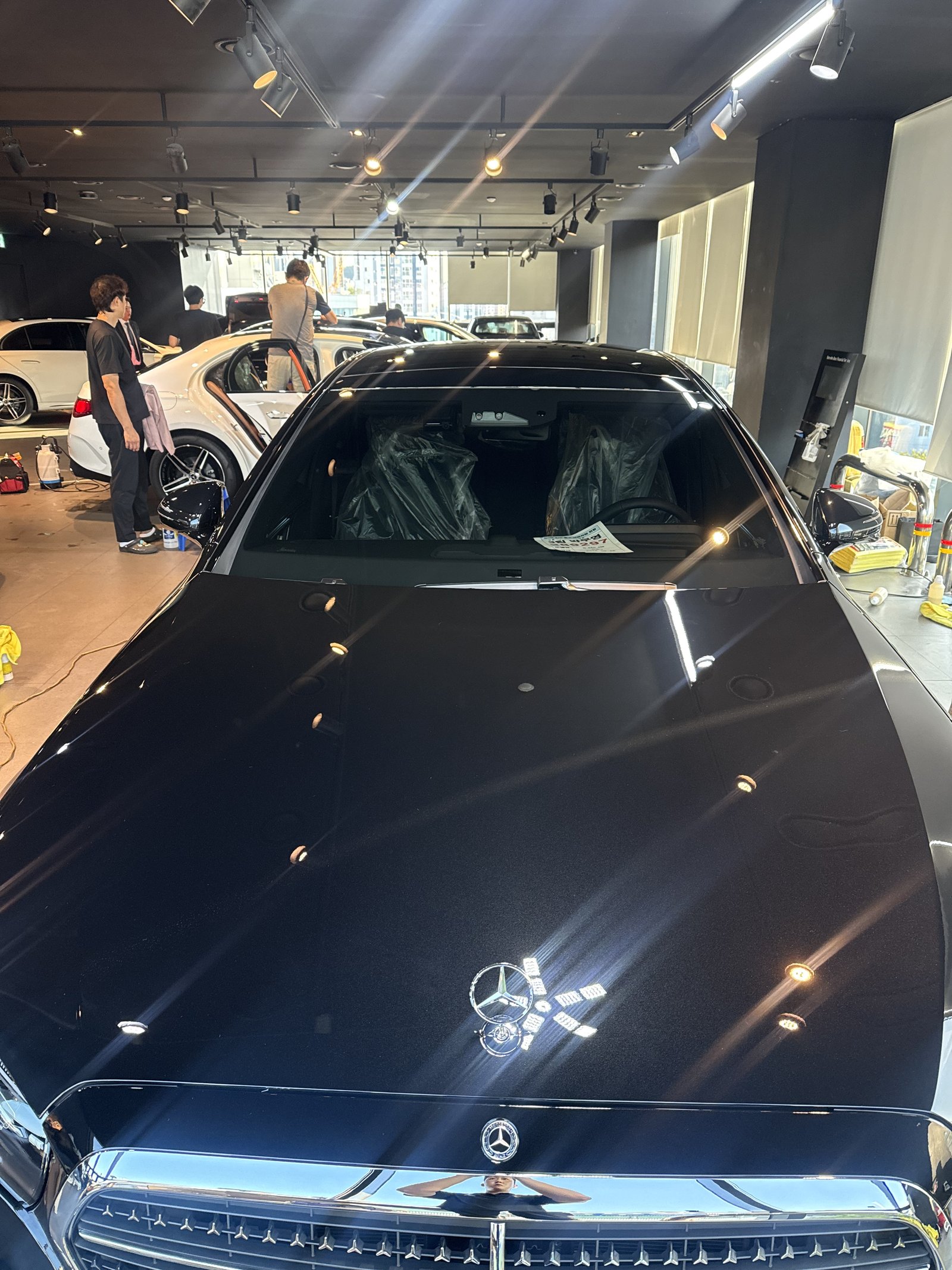 벤츠 S450 검정 보닛 반사 - 부산 유리막코팅