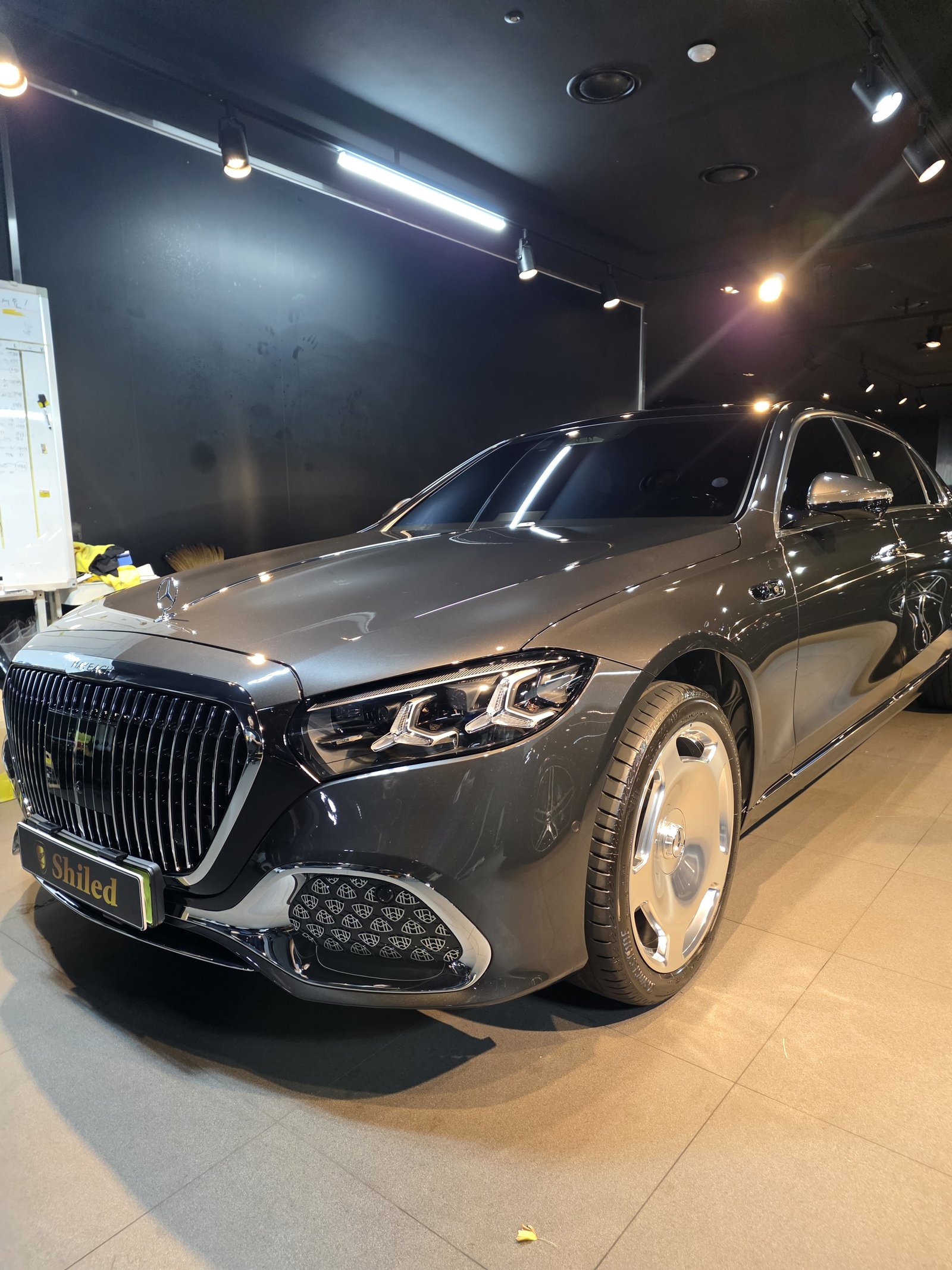 마이바흐 S580 신차 보닛 반사 - 부산 유리막코팅